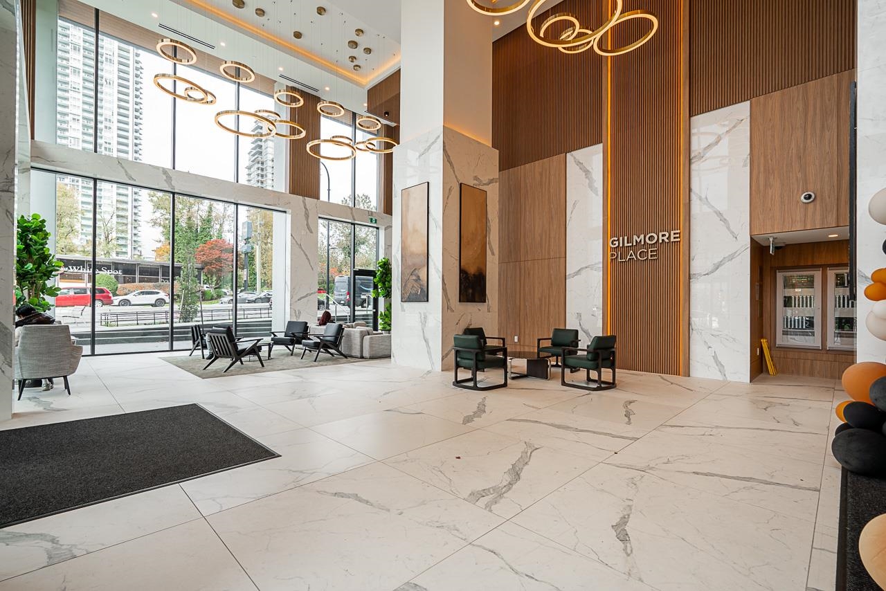 2108 Gilmore Ave #610, Burnaby, BC V5C 0N8