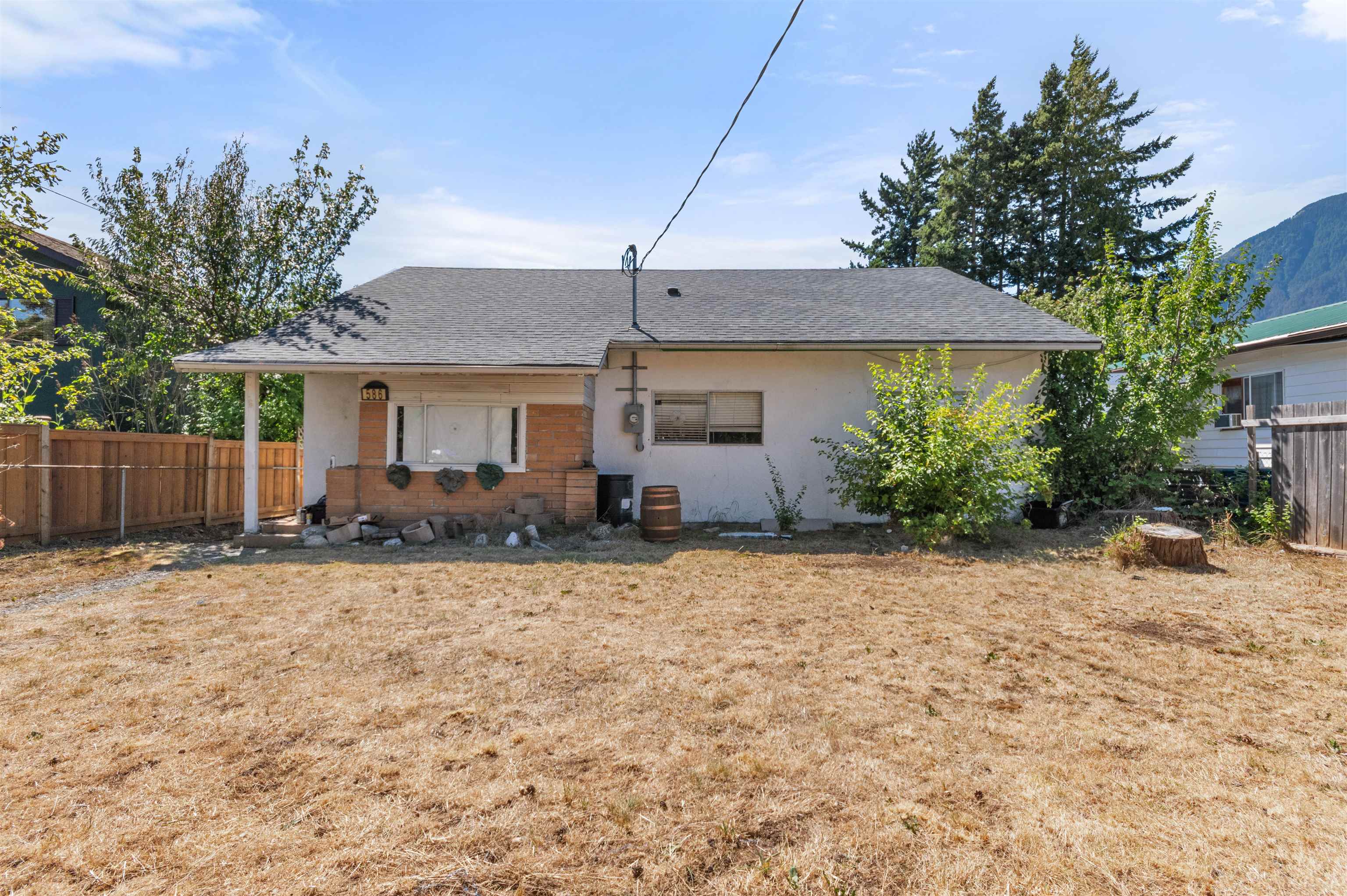 6th Avenue, Hope, BC V0X 1L0