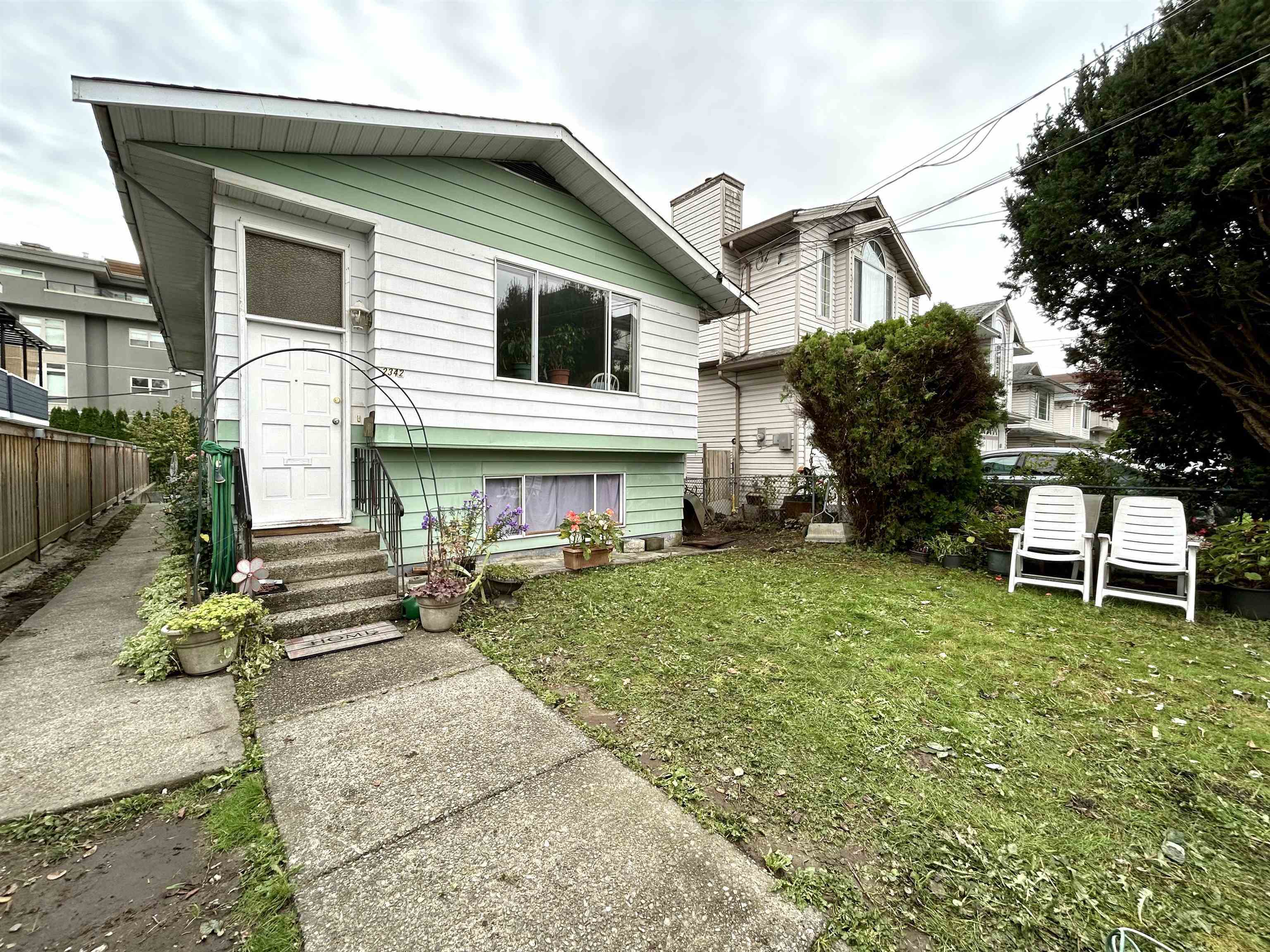 2342 Kelly Avenue, Port Coquitlam, BC V3C 1Y2