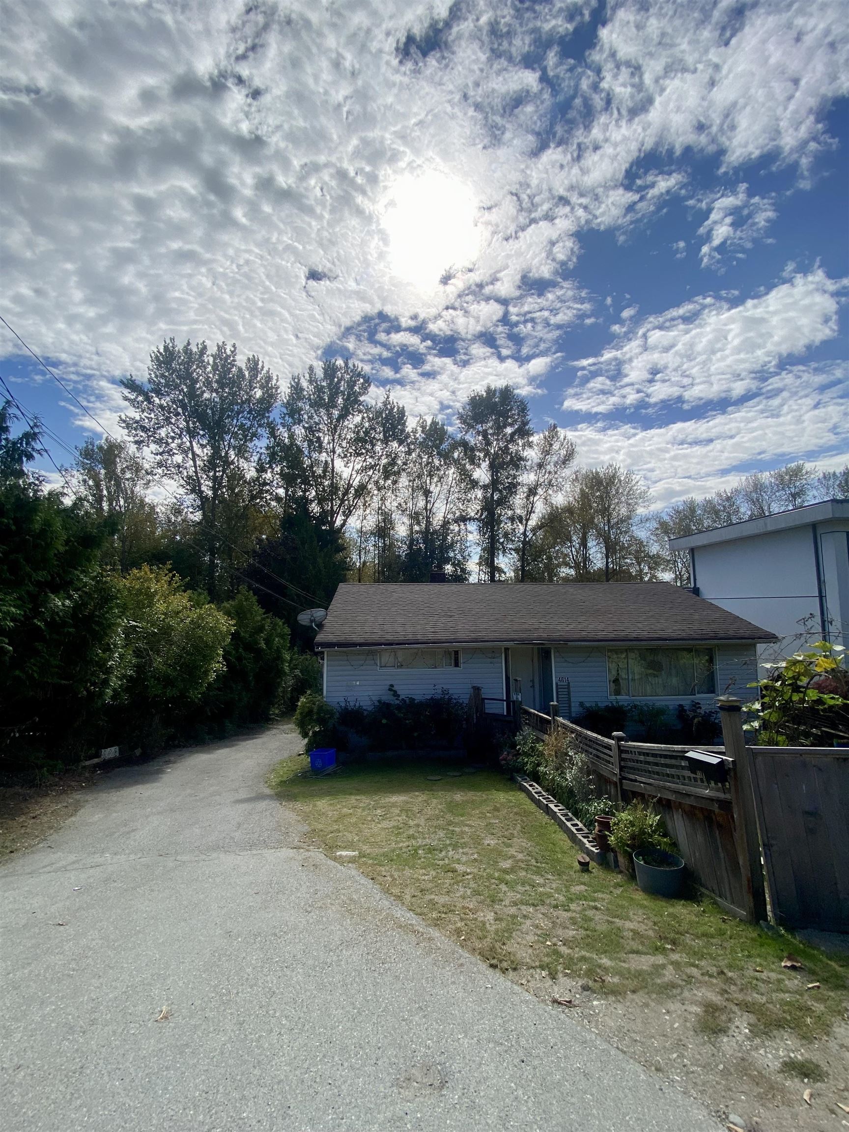 4614 Marine Drive, Burnaby, BC V5J 3G2
