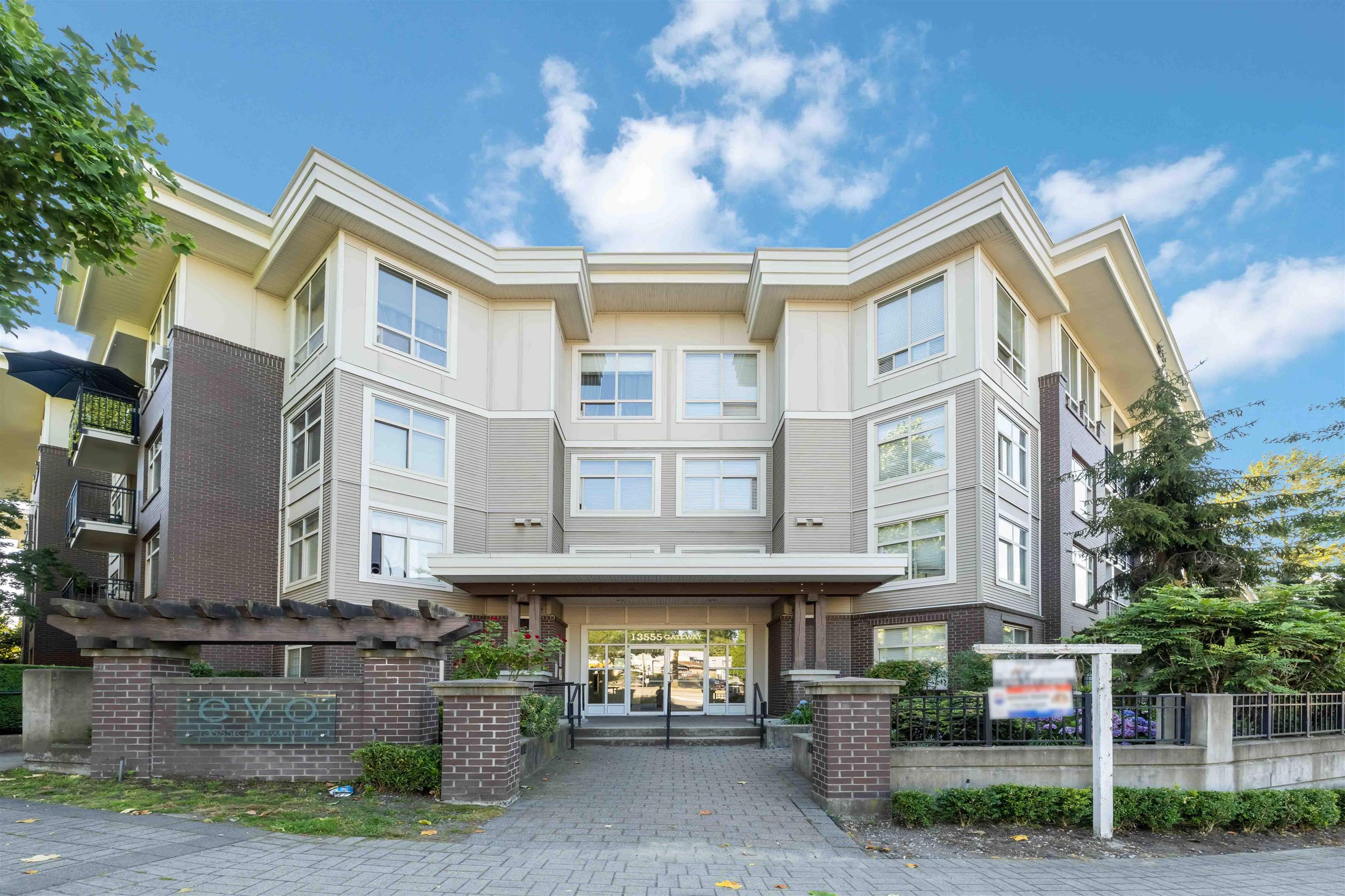 13555 Gateway Drive #216, Surrey, BC V3T 0B5