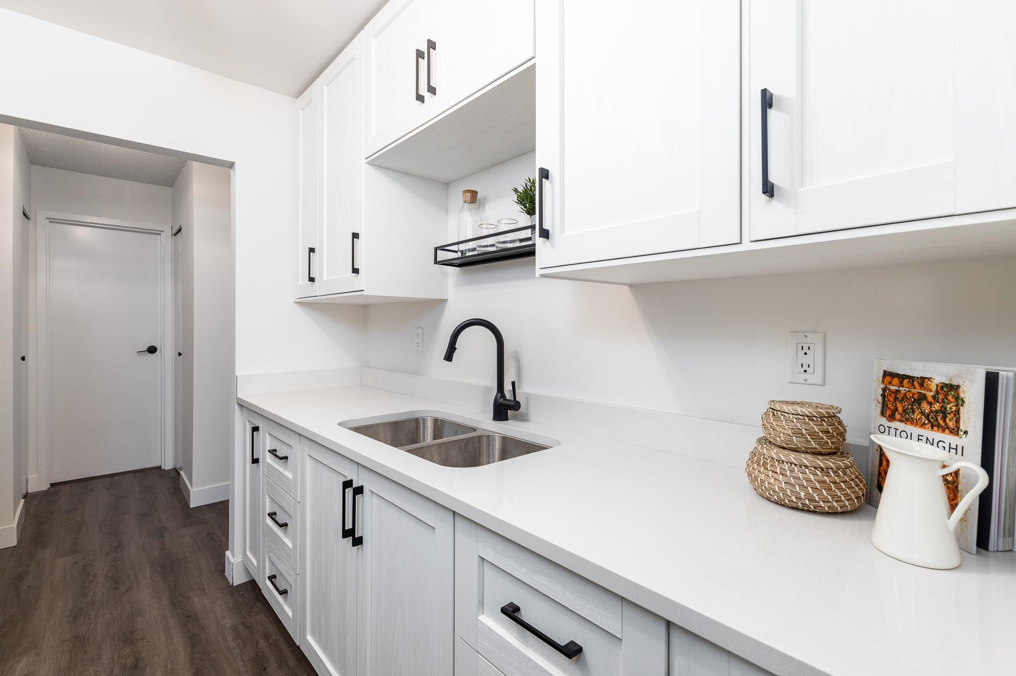 5700 200 Street #202, Langley, BC V3A 7S6
