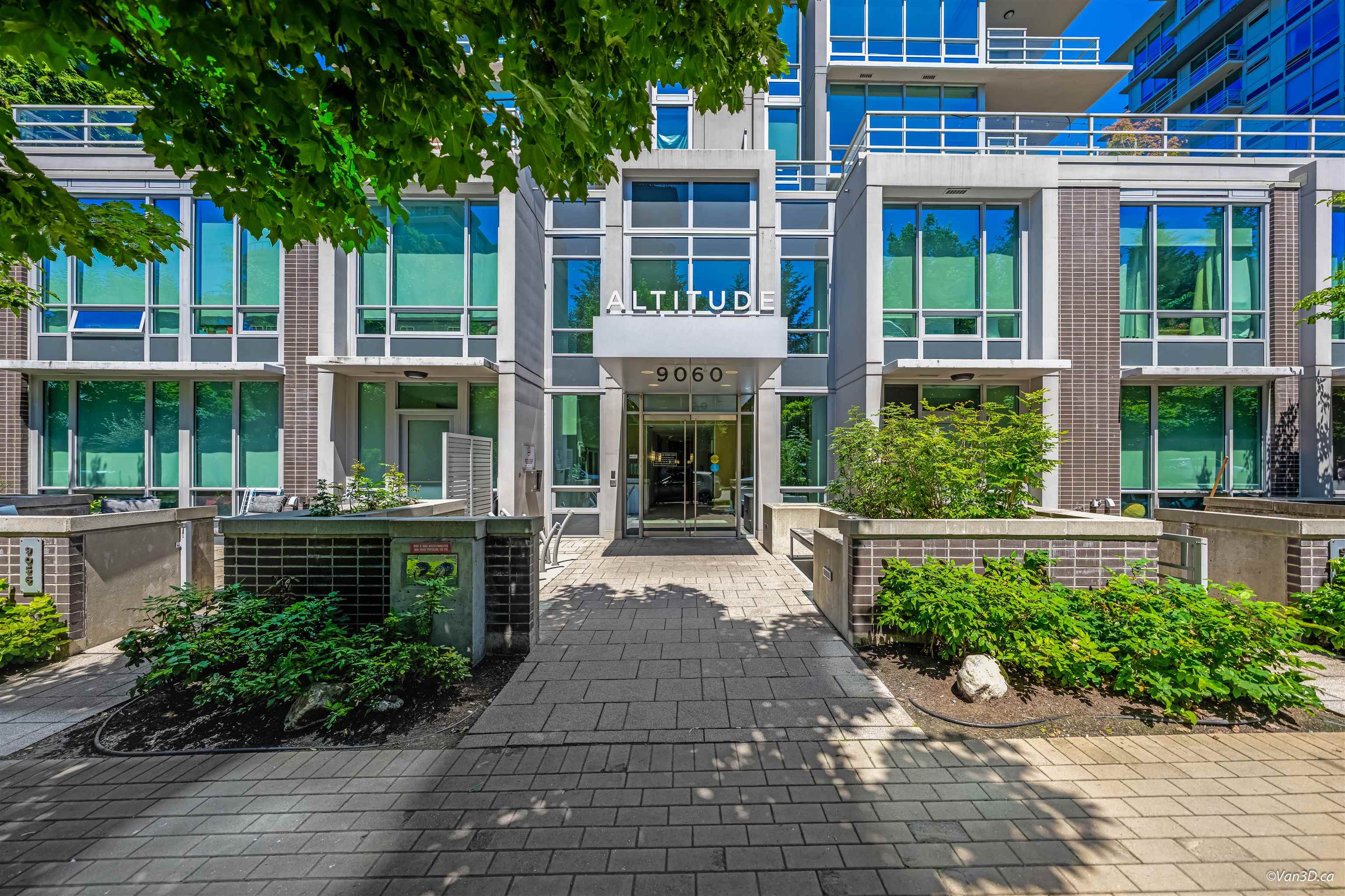 9060 University Crescent #209, Burnaby, BC V5A 0E1