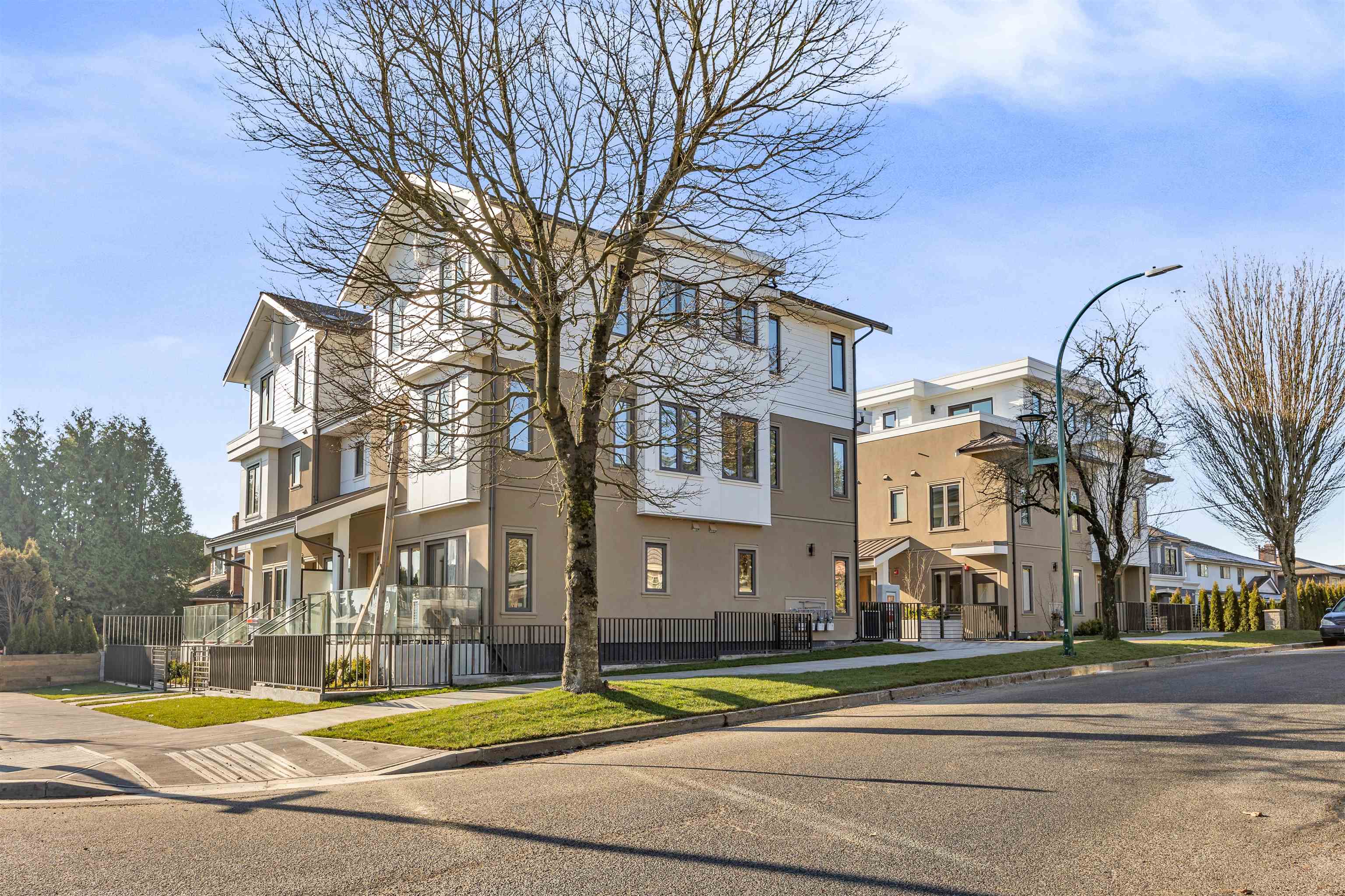 1008 West 52nd Avenue, Vancouver, BC V6P 1H5