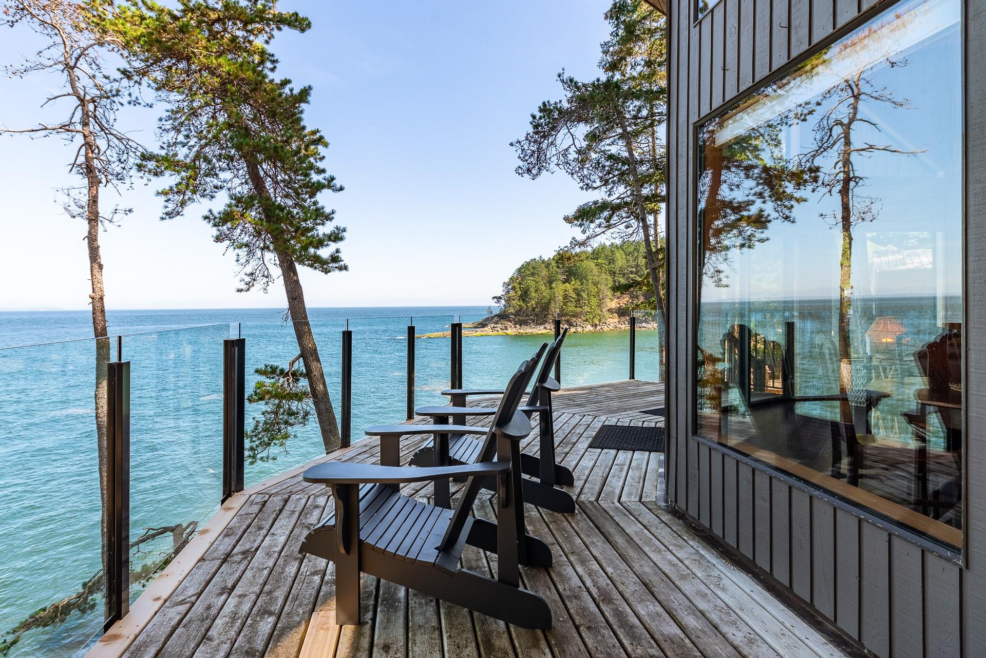 641 Edith Point Rd, Mayne Island, BC V0N 2J1