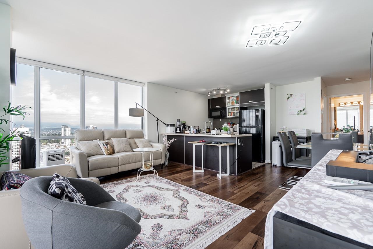 13688 100 Avenue #3504, Surrey, BC V3T 0G5