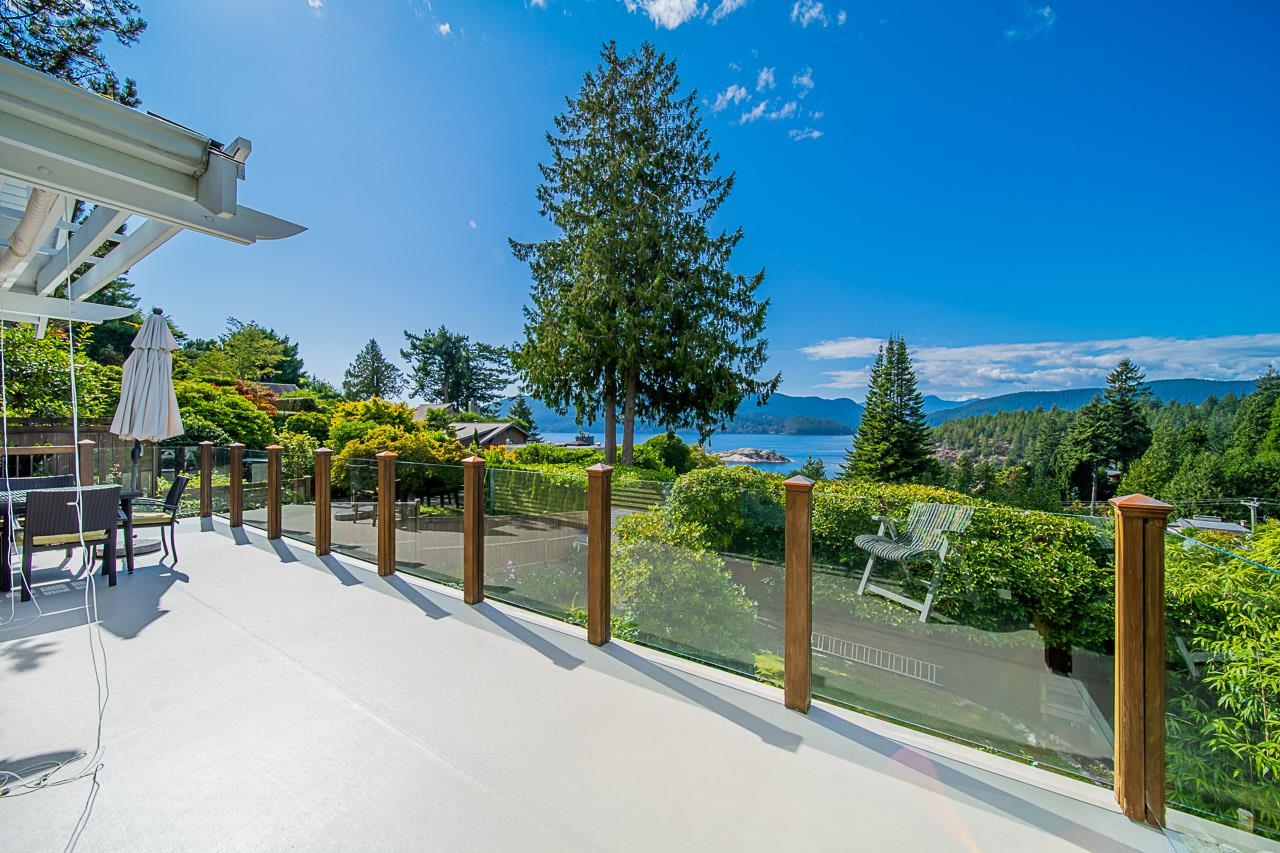 6245 Nelson Avenue, West Vancouver, BC V7W 2A2