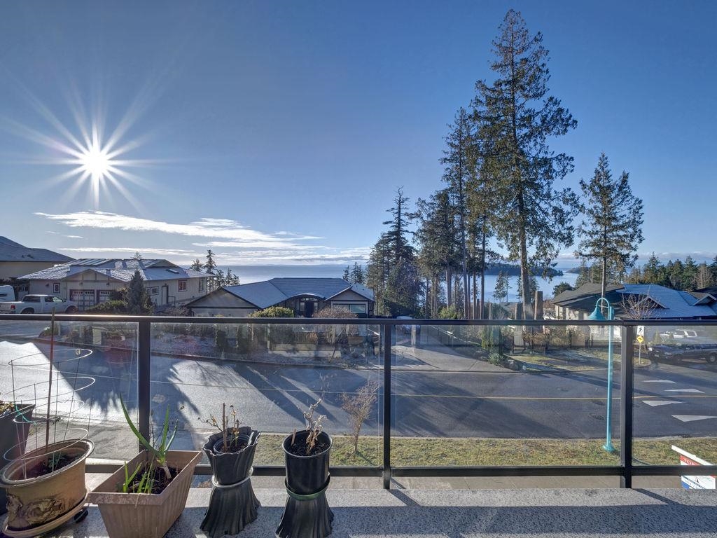 5996 Cowrie Street, Sechelt, BC V7Z 0V1