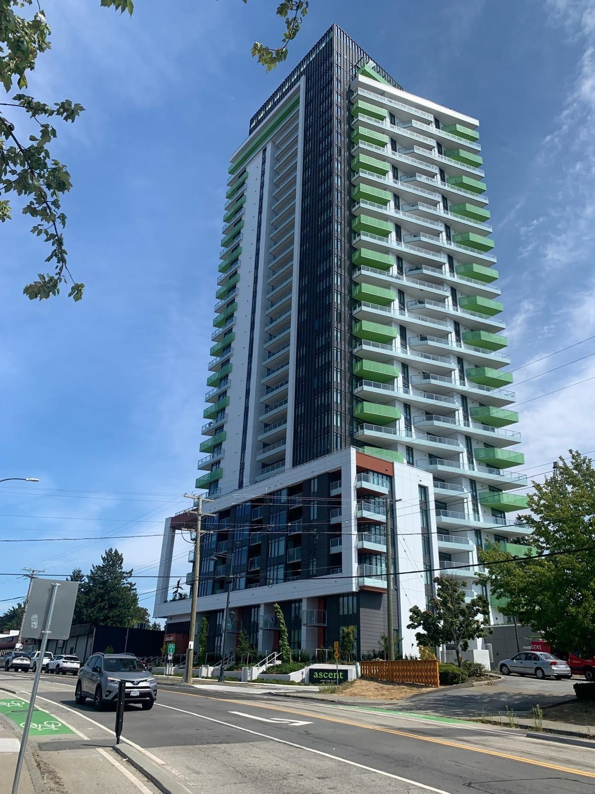 10428 Whalley Blvd #1806, Surrey, BC V3T 0W2