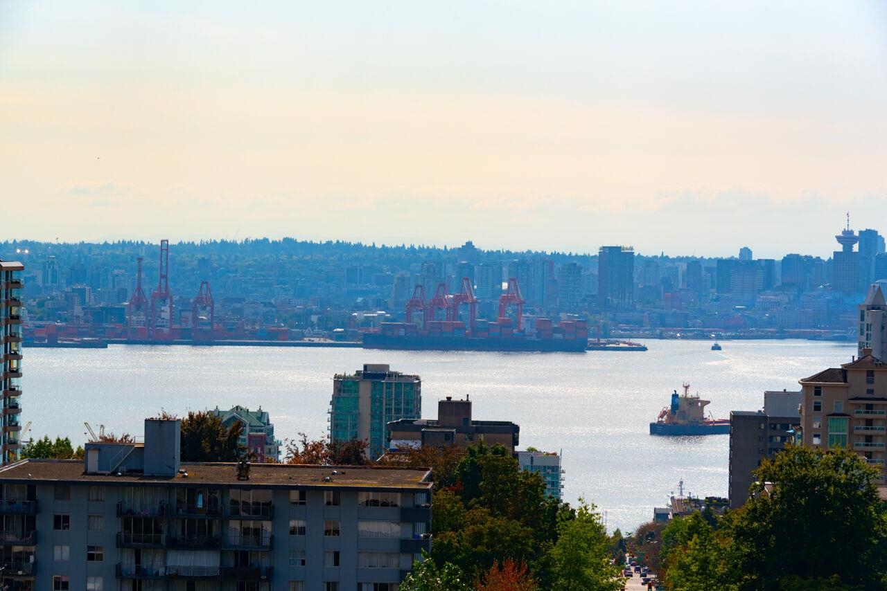 135 13th St E #804, North Vancouver, BC V7L 0J8