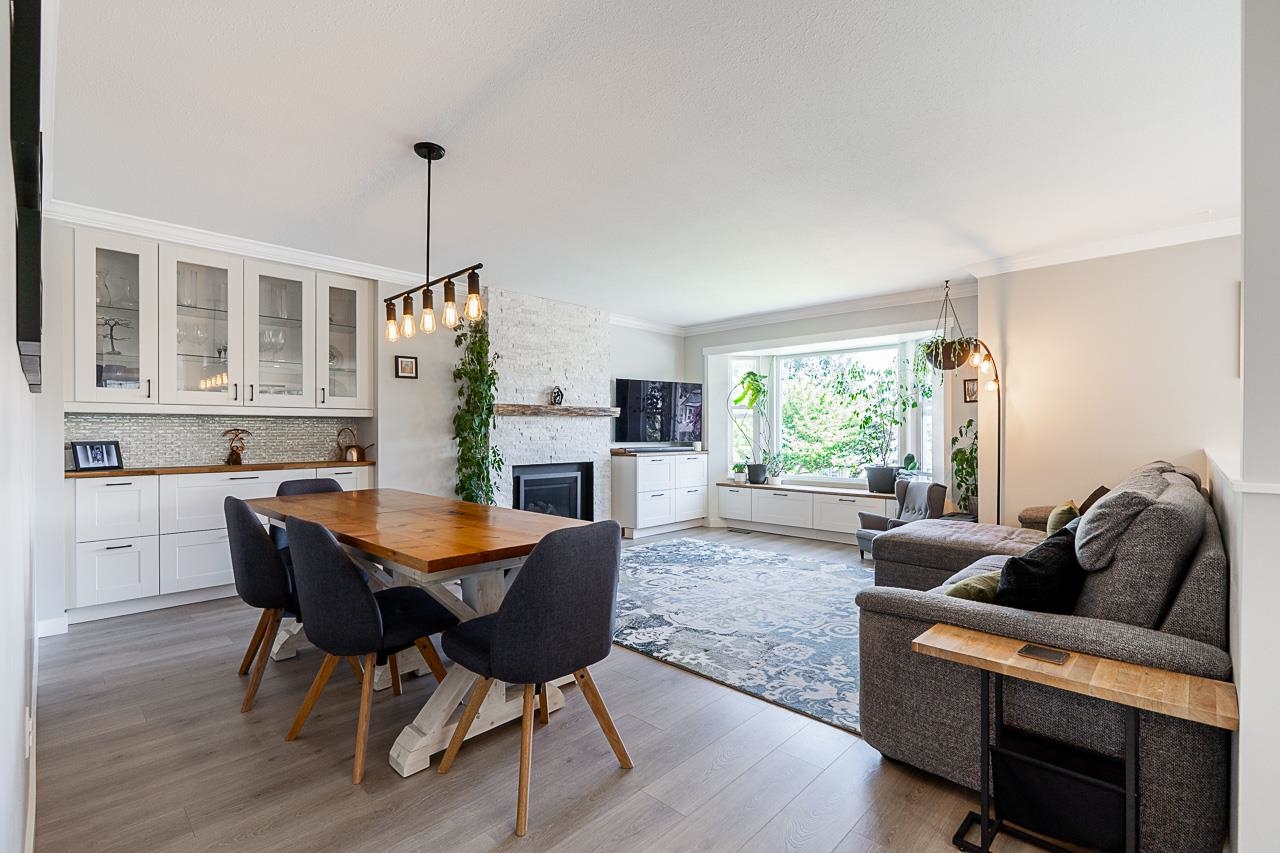 22534 Kendrick Loop, Maple Ridge, BC V2X 9W4