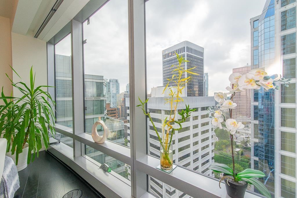 1151 West Georgia Street #2305, Vancouver, BC V6E 0B3