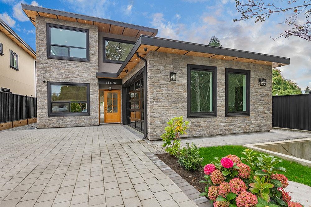 25 Avenue, Surrey, BC V4A 2K4