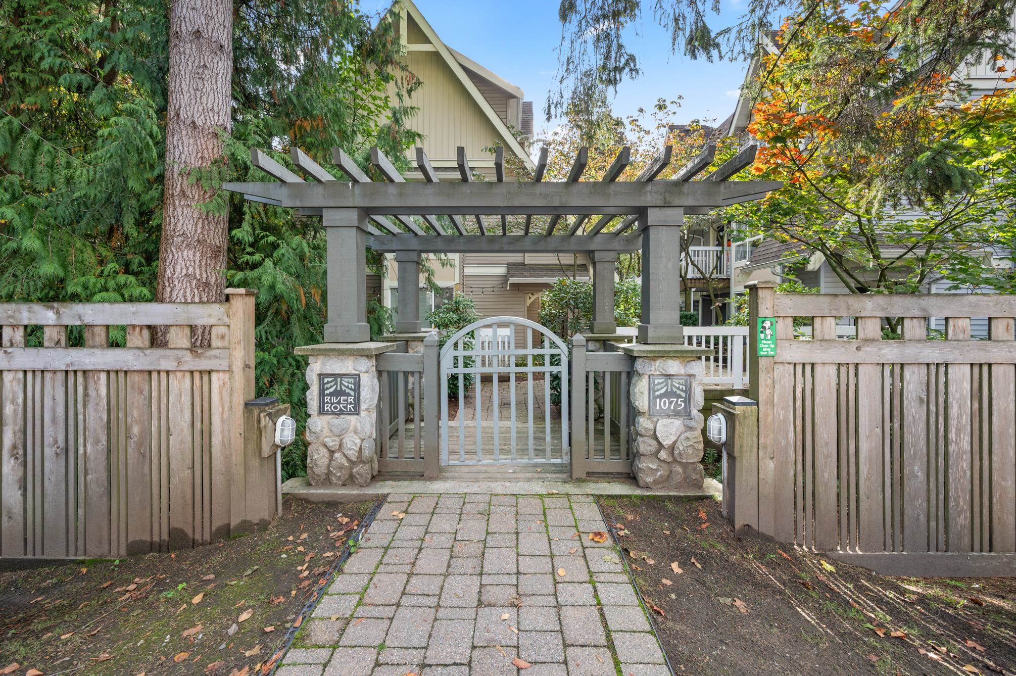 1075 Lynn Valley Road #unit 1, North Vancouver, BC V7J 1Z6