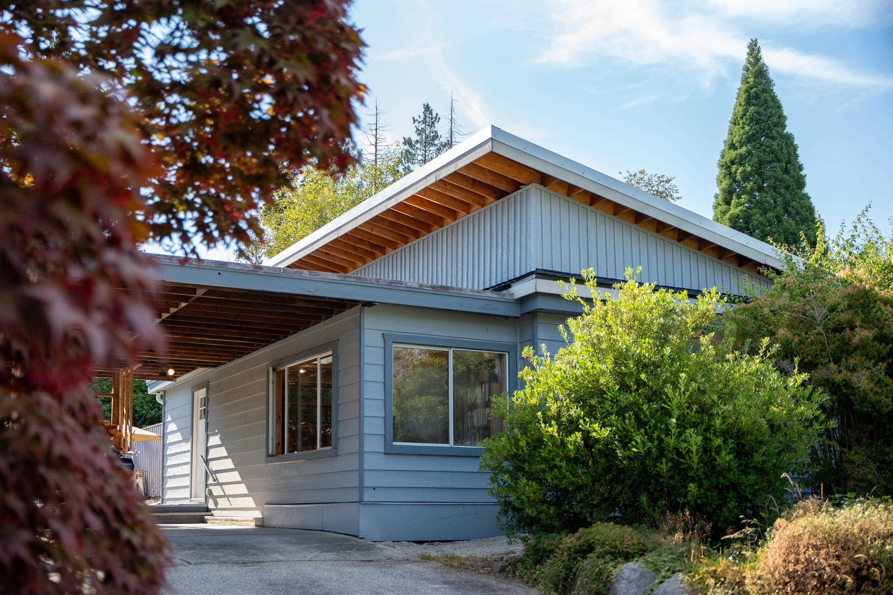 5459 Derby Rd, Sechelt, BC V7Z 0M1