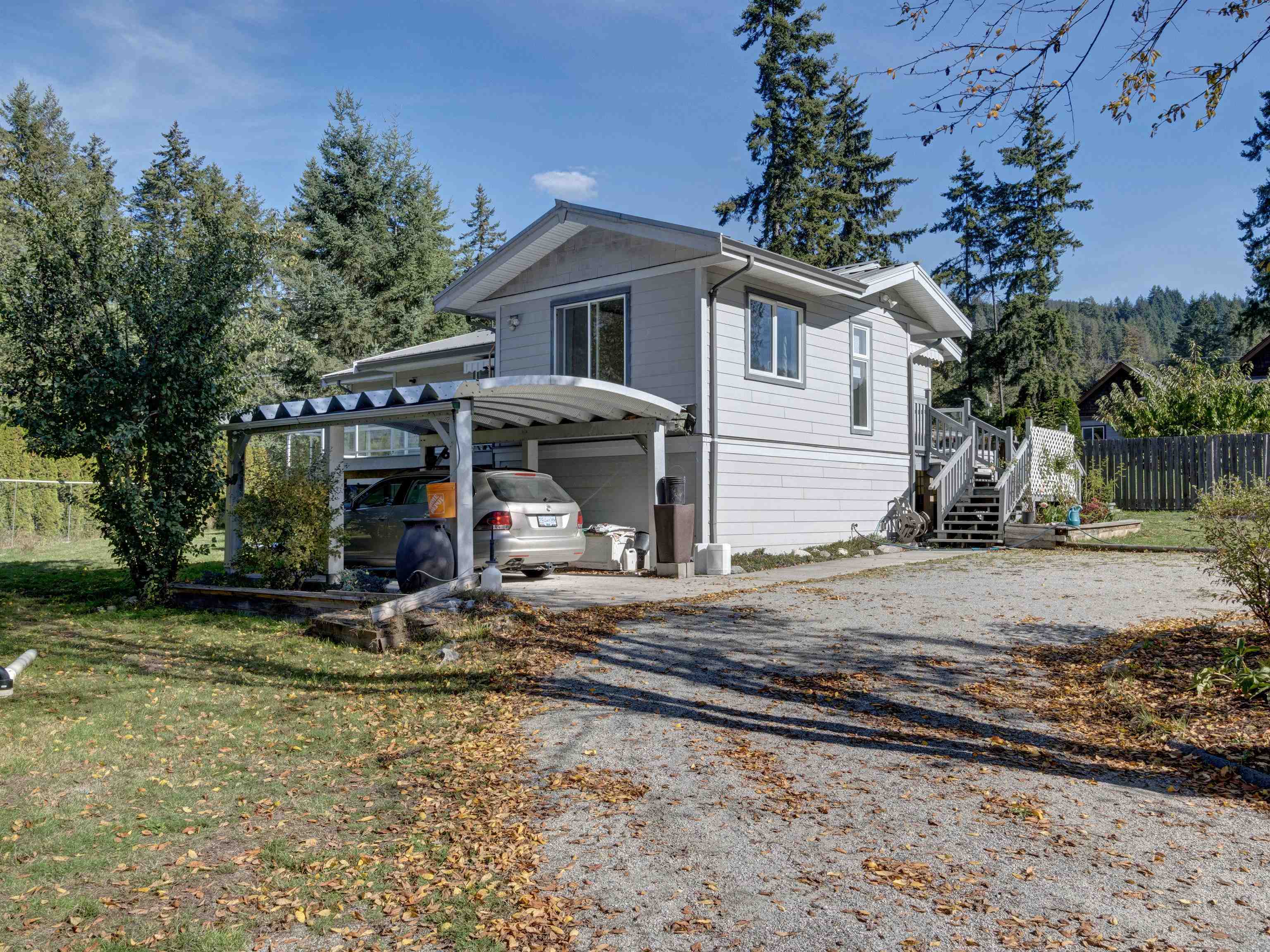 6088 Sechelt Inlet Rd, Sechelt, BC V7Z 0P5