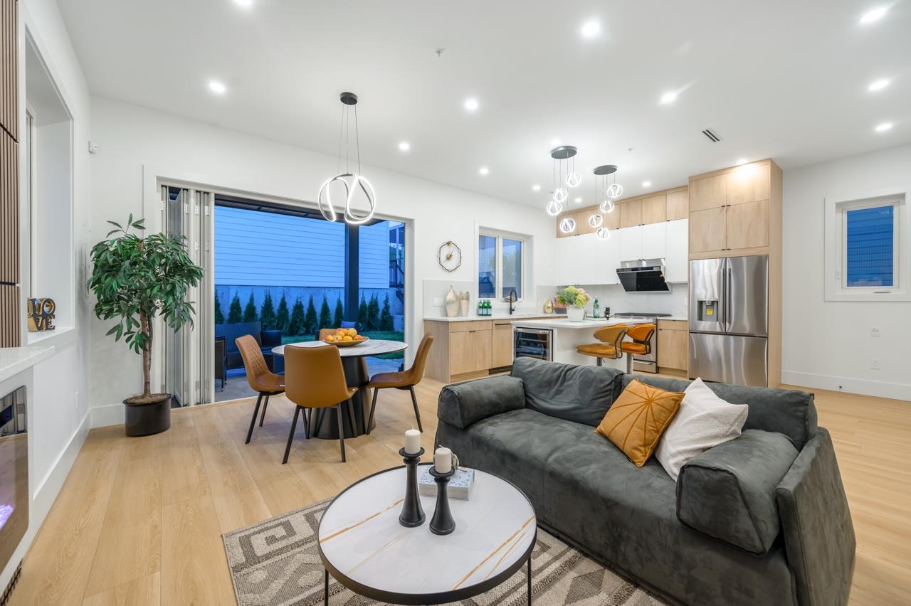 2124 Renfrew Street #1, Vancouver, BC V5M 3J5