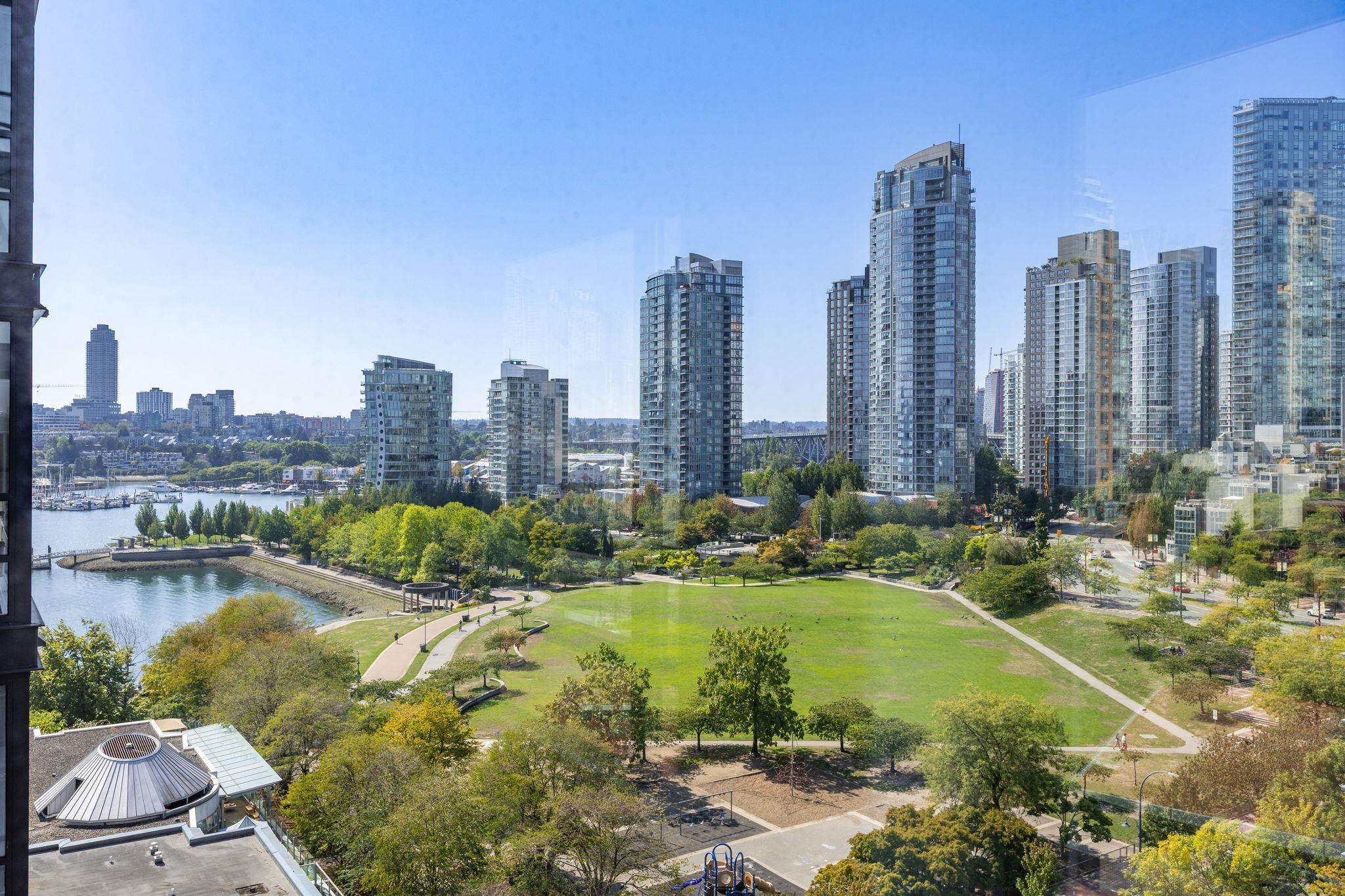 139 Drake Street #15d, Vancouver, BC V6Z 2T8