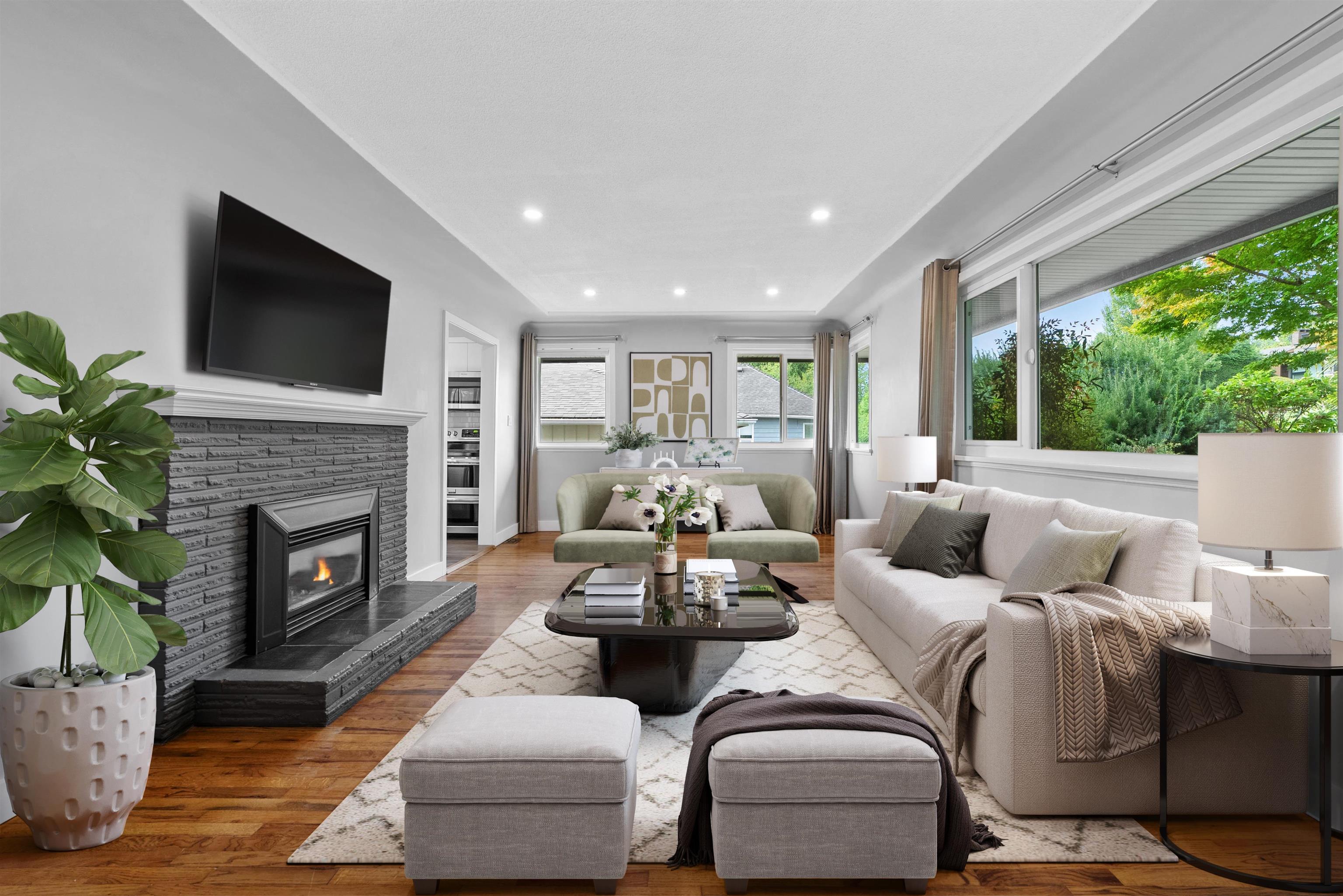 1137 Cloverley Street, North Vancouver, BC V7L 1N7