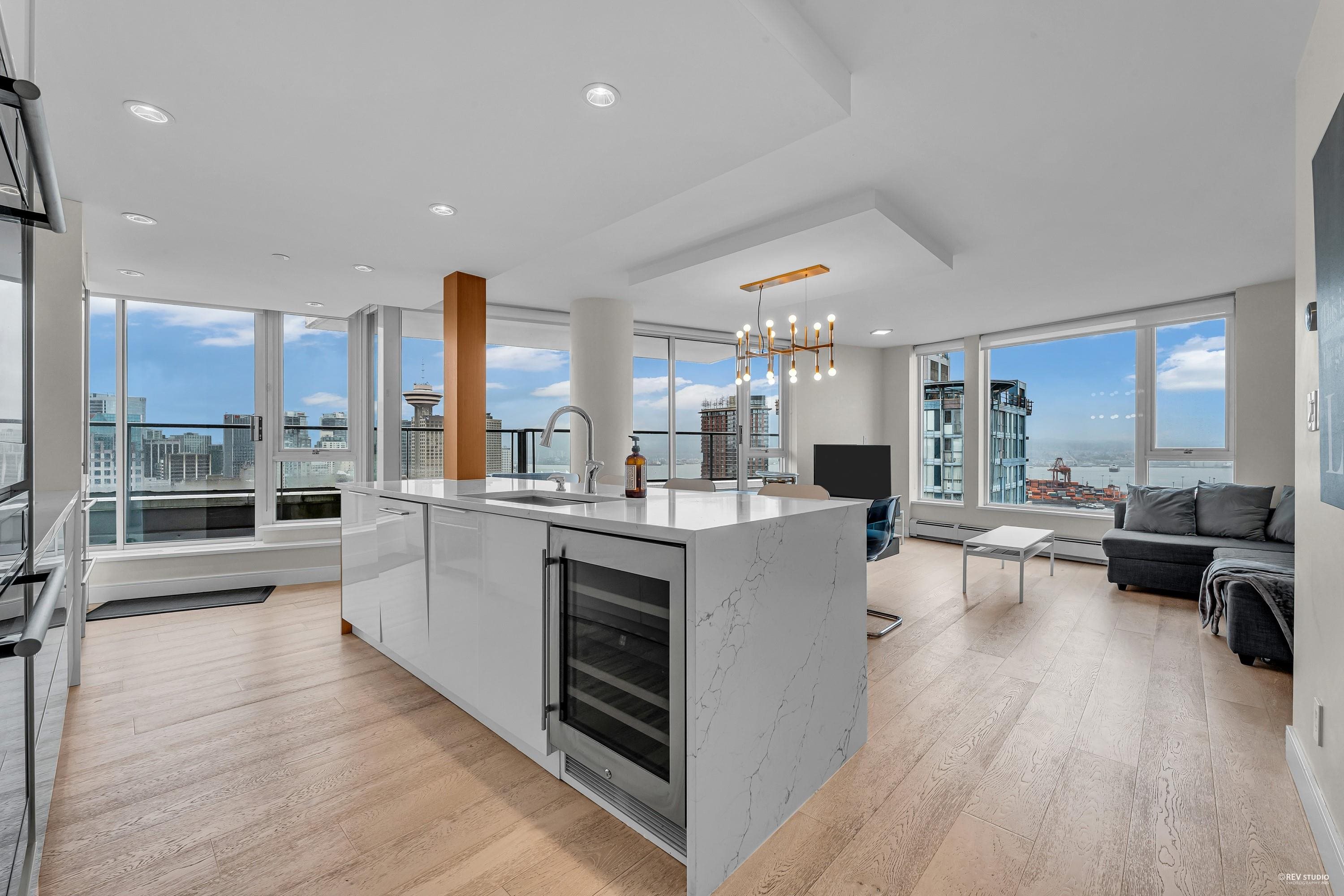 188 Keefer Place #3703, Vancouver, BC V6B 0J1