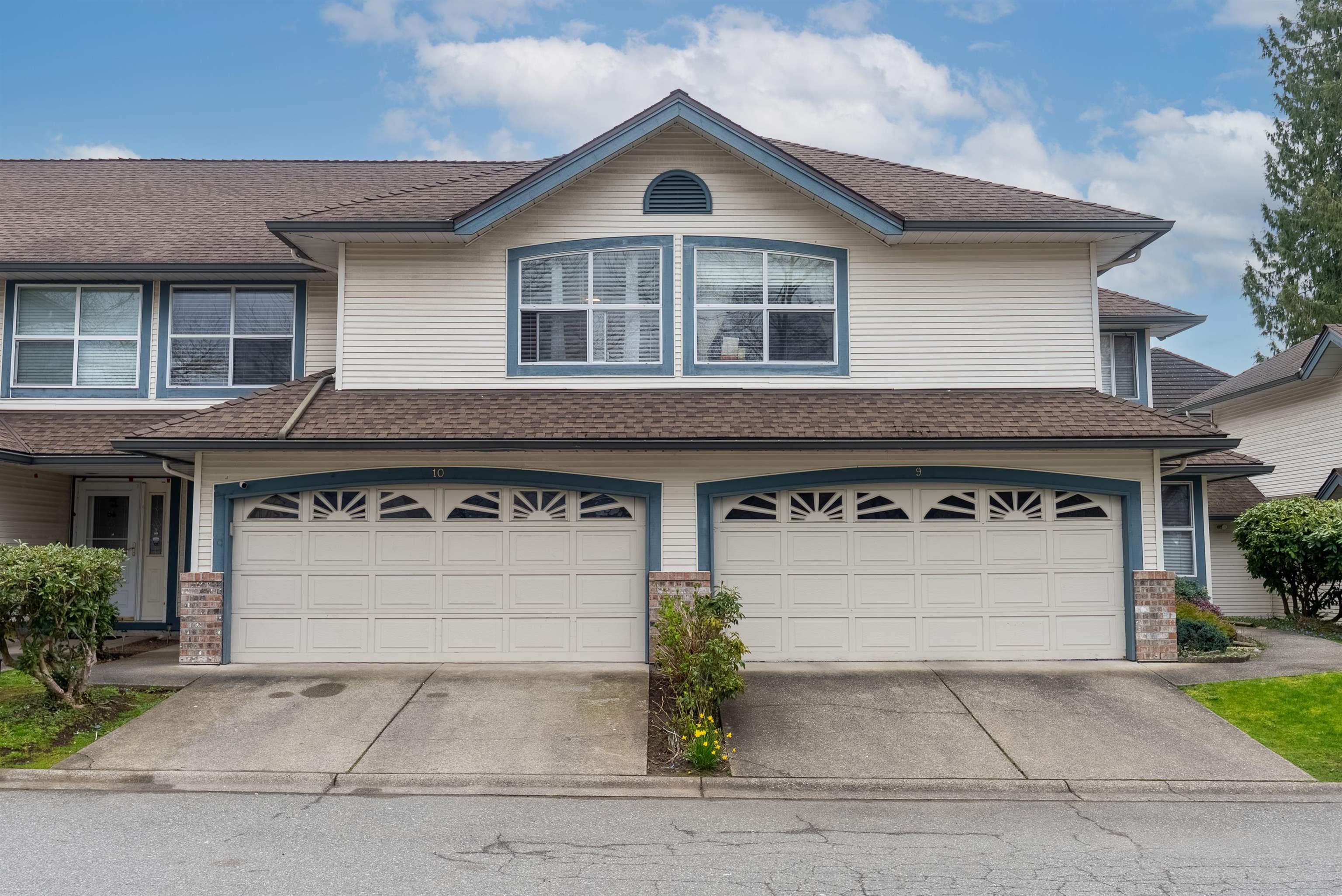 7250 122 Street #10, Surrey, BC V3W 1B4