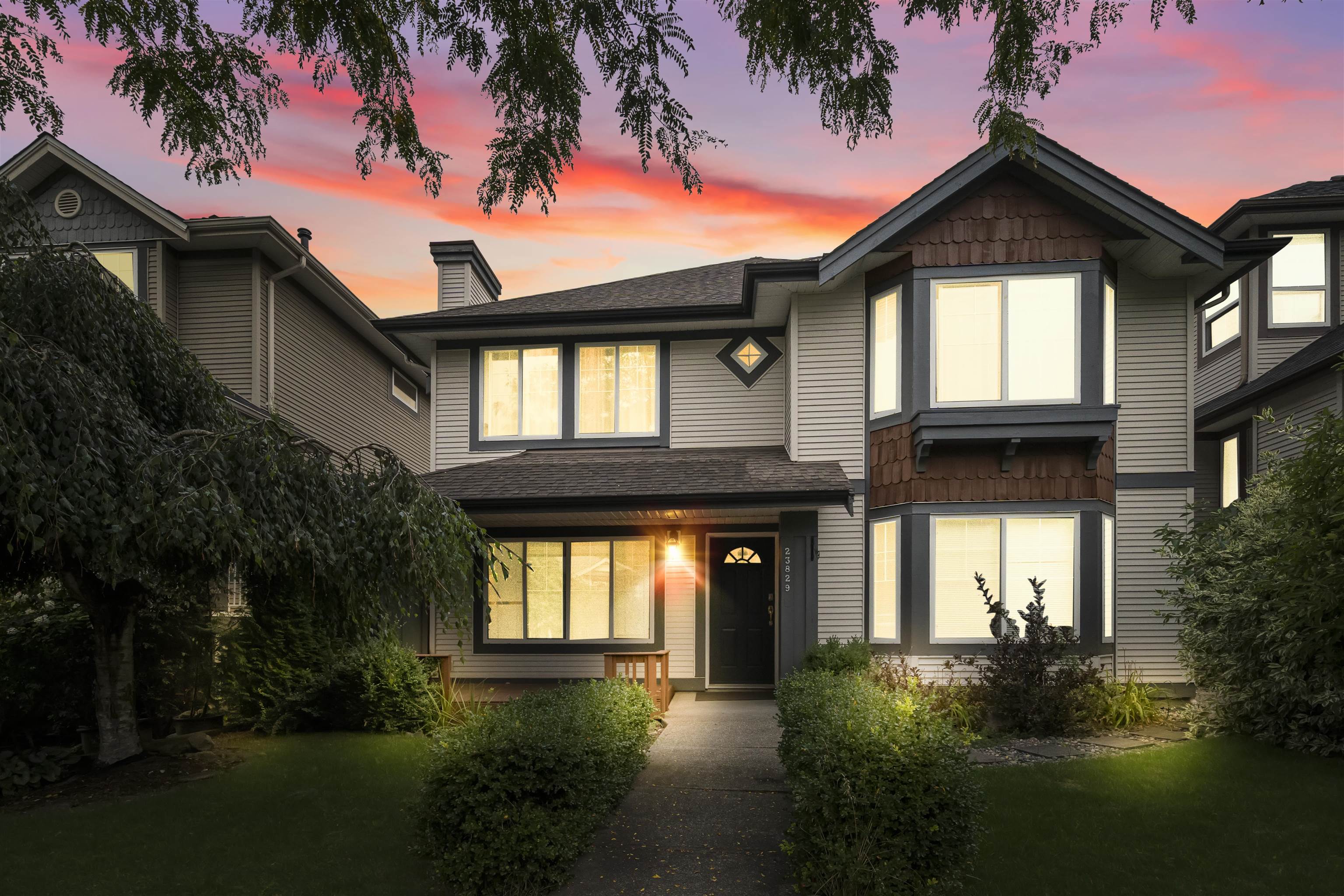 23829 Kanaka Way, Maple Ridge, BC V2W 1E5