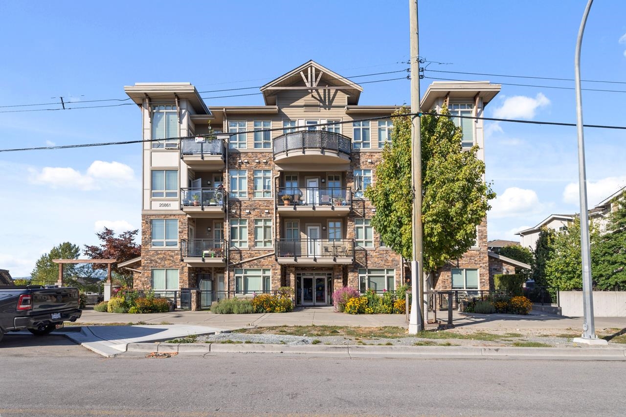 20861 83 Avenue #301, Langley, BC V2Y 0M8