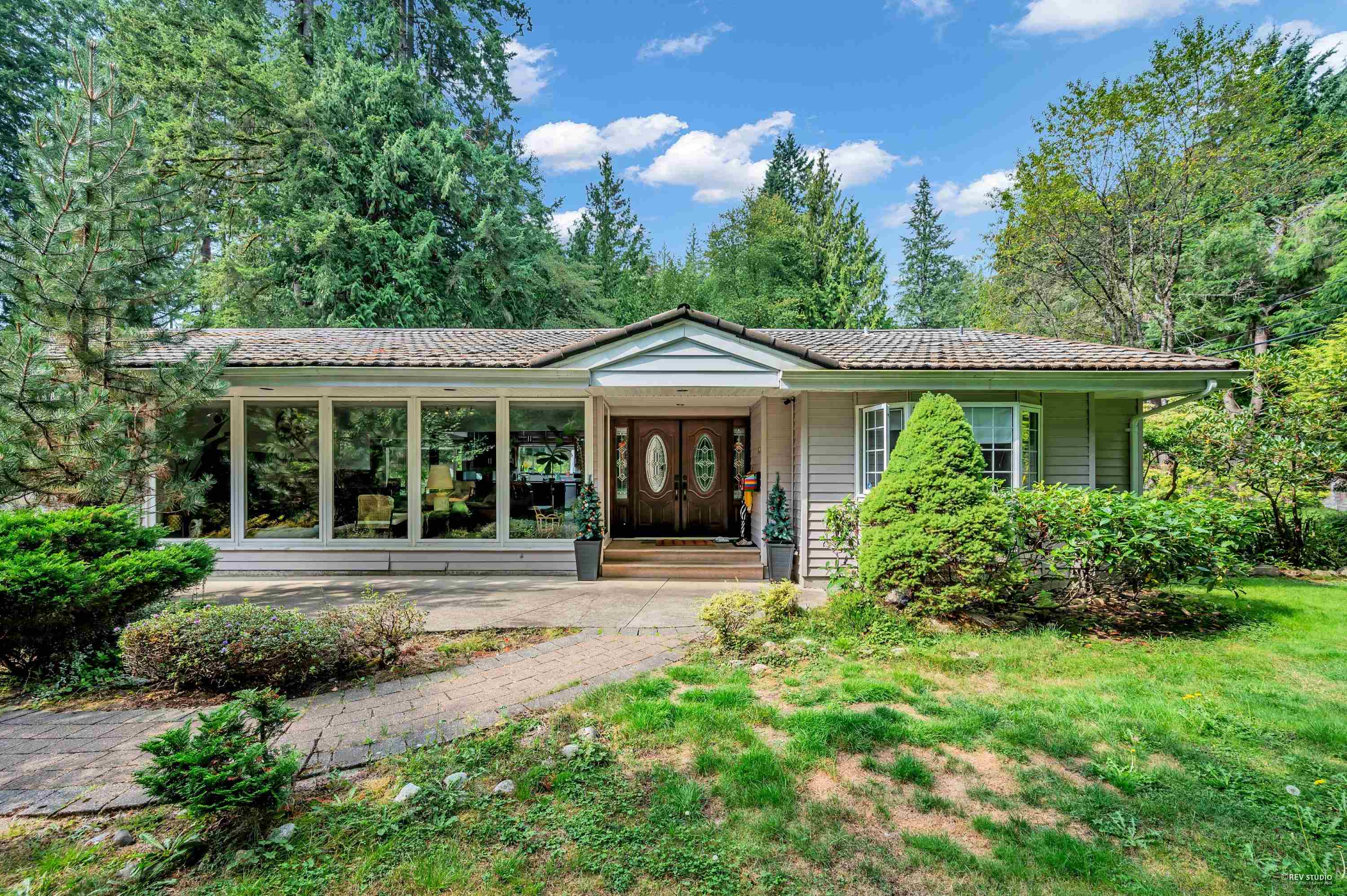 341 Rabbit Lane, West Vancouver, BC V7S 1J1