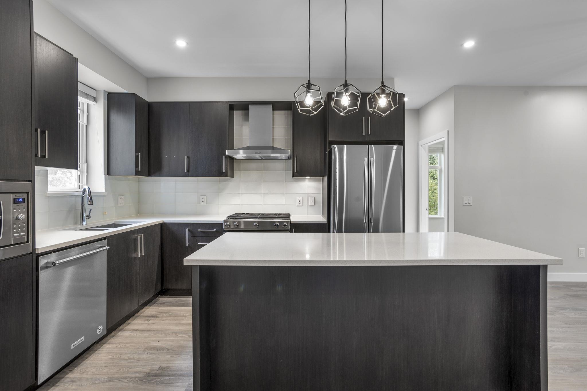 15436 31st Avenue #306, Surrey, BC V3Z 1H3