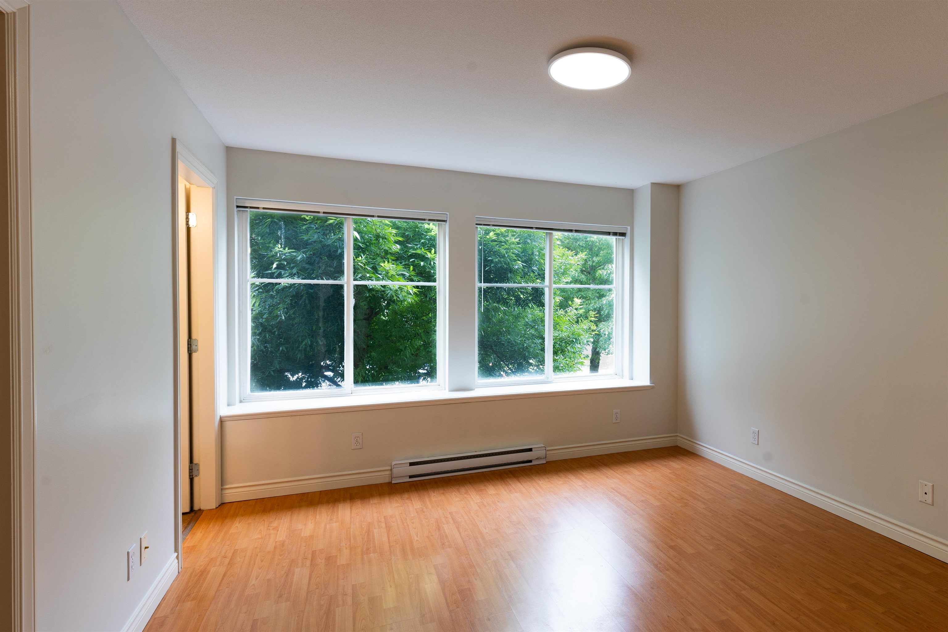 2828 152 Street #201, Surrey, BC V4P 1G6