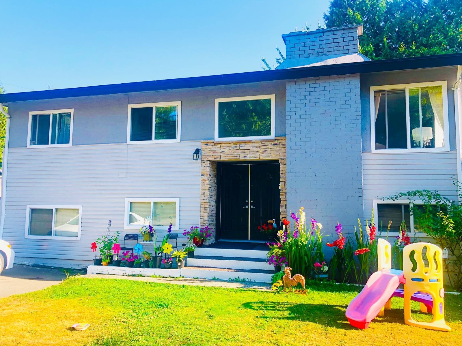 100 Avenue, Surrey, BC V3V 2X5