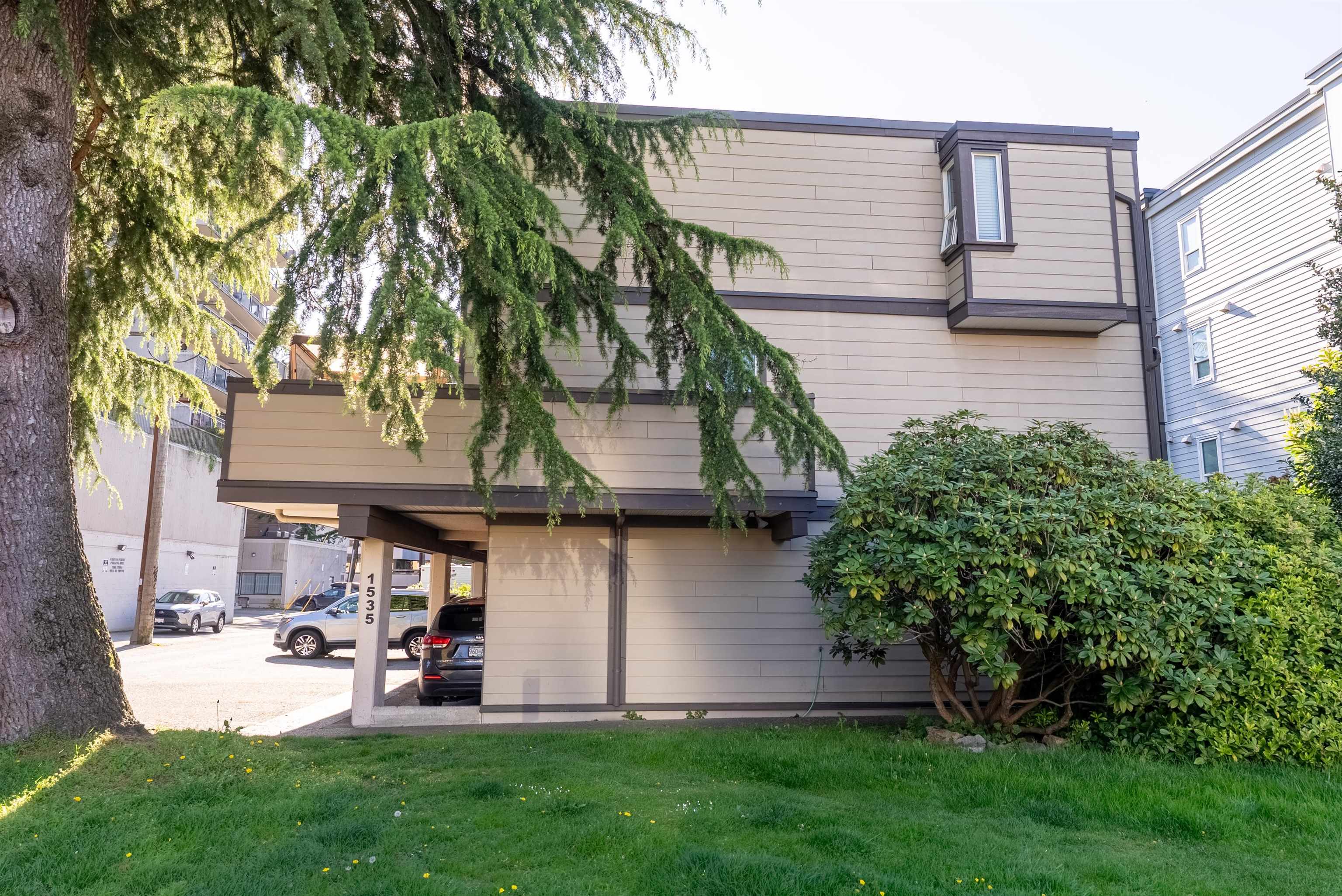 1535 Saint Georges Avenue #5, North Vancouver, BC V7L 3J6