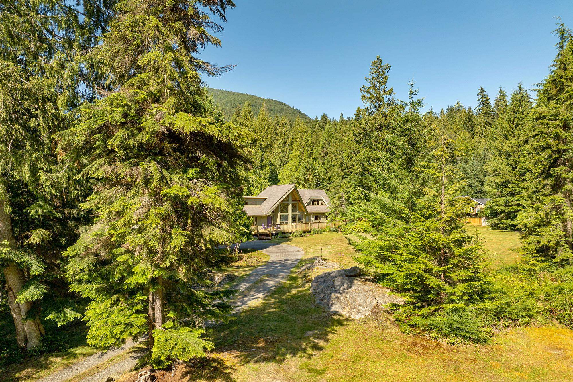 1532 Adams Road, Bowen Island, BC V0N 1G2