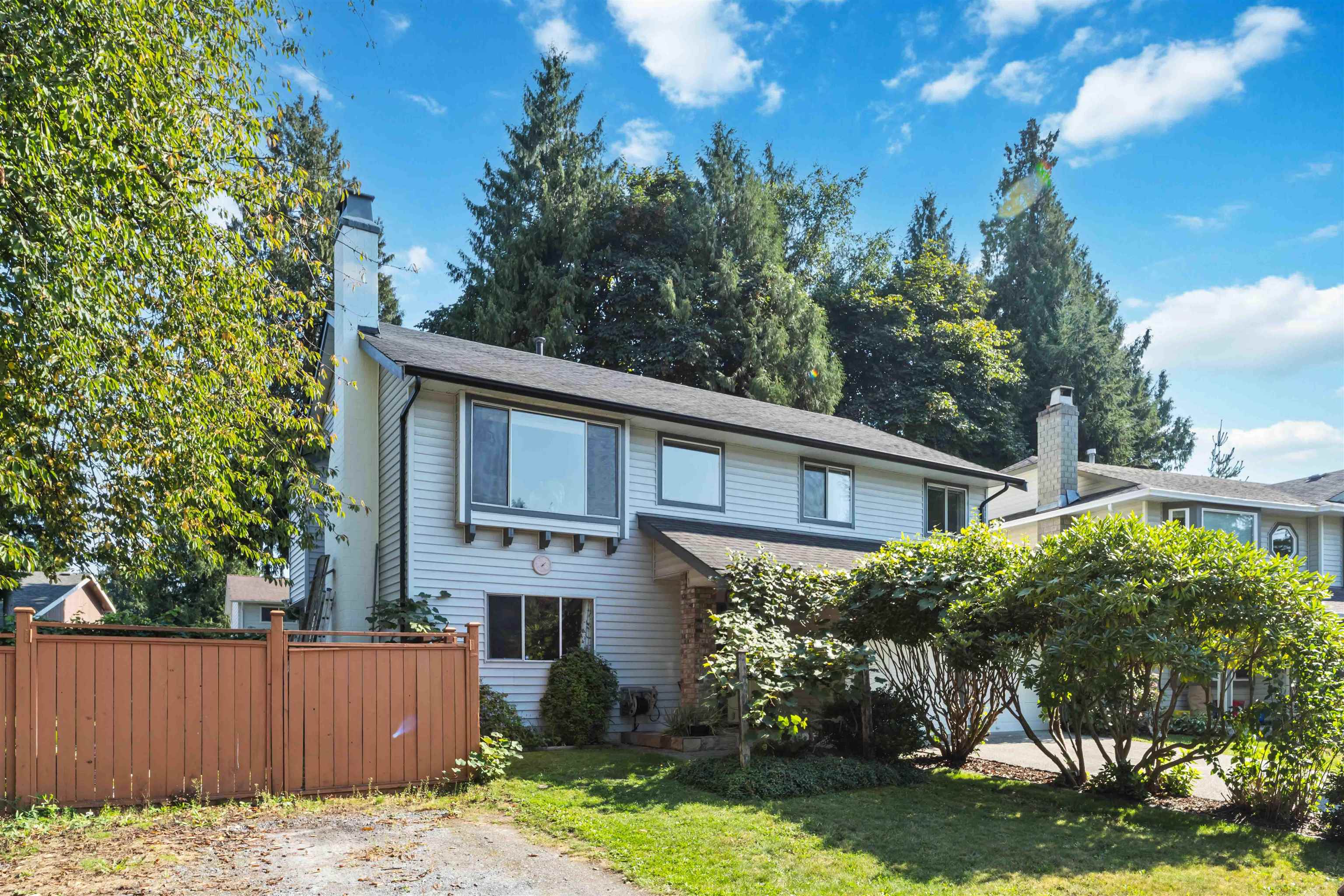 21064 Barker Avenue, Maple Ridge, BC V2X 8R6