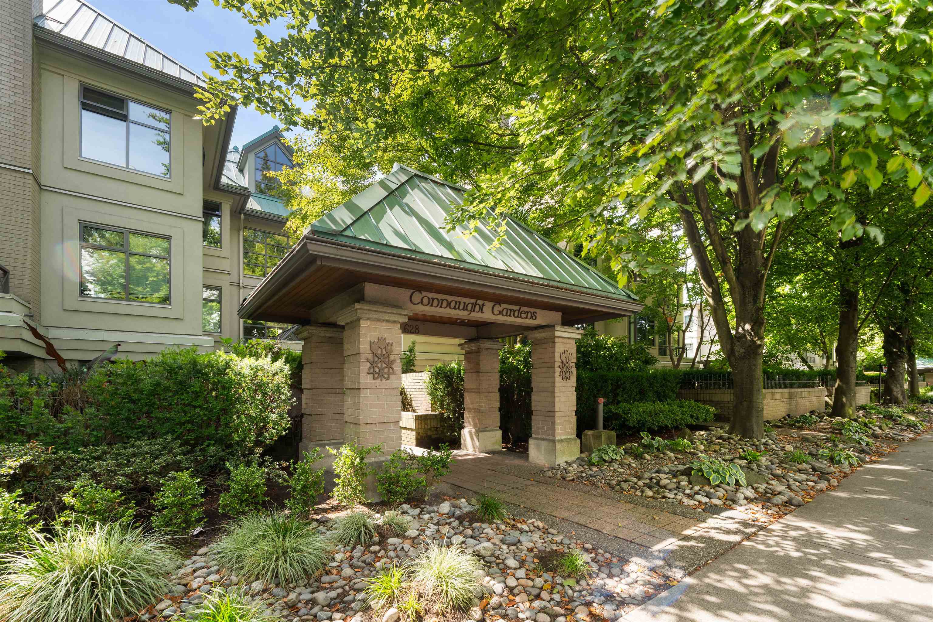 628 West 12th Avenue #e403, Vancouver, BC V5Z 1M8