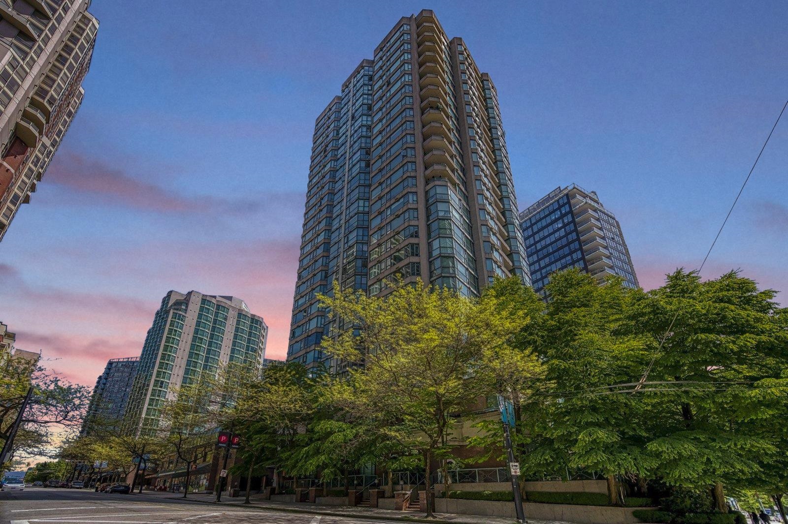 888 Hamilton Street #1201, Vancouver, BC V6B 5W4