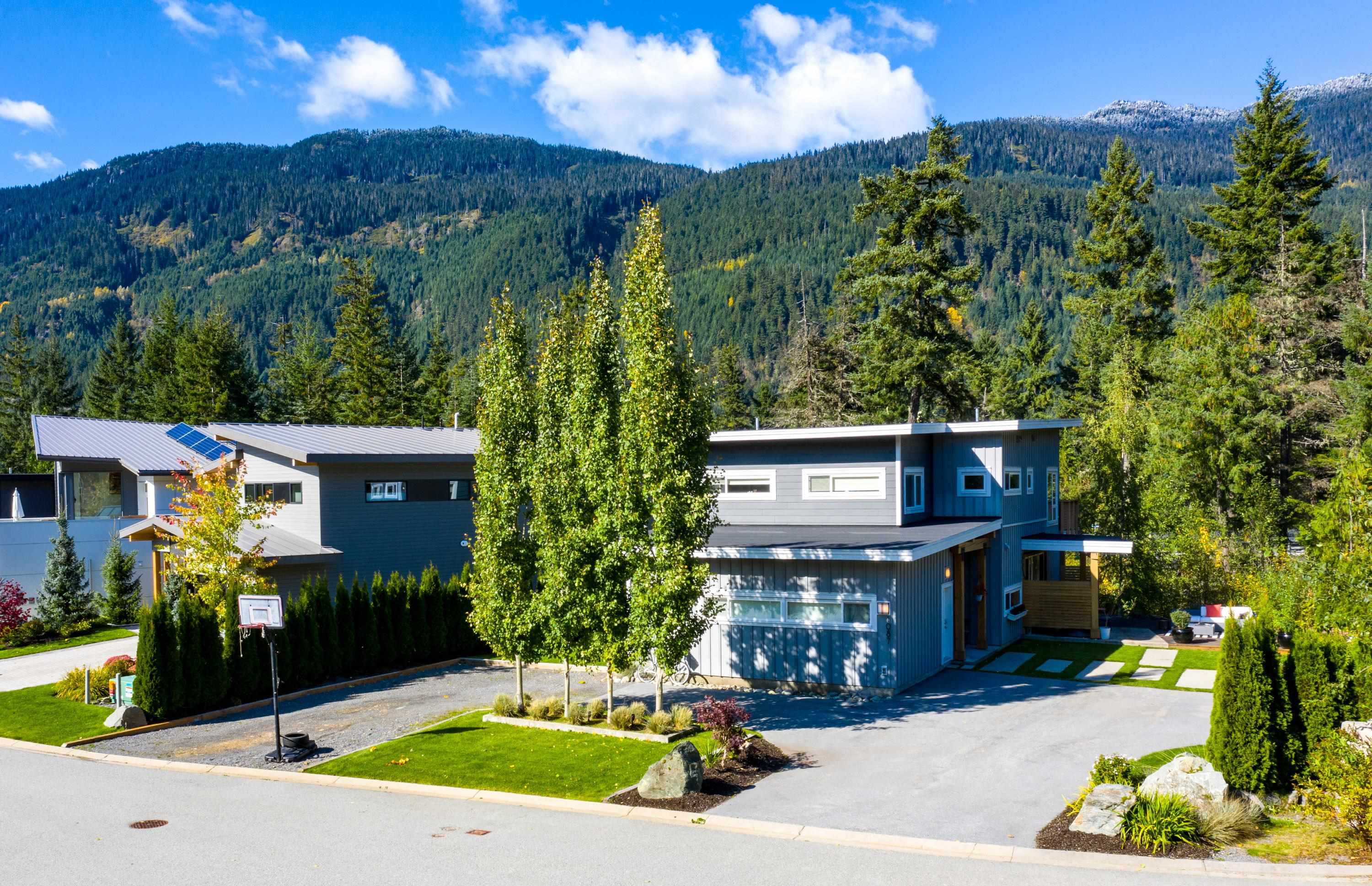 1087 Madeley Place, Whistler, BC V8E 0K6