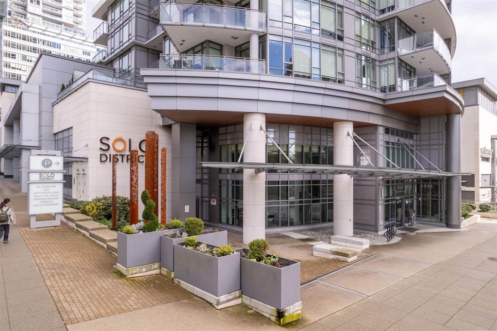 2008 Rosser Avenue #809, Burnaby, BC V5C 0H8