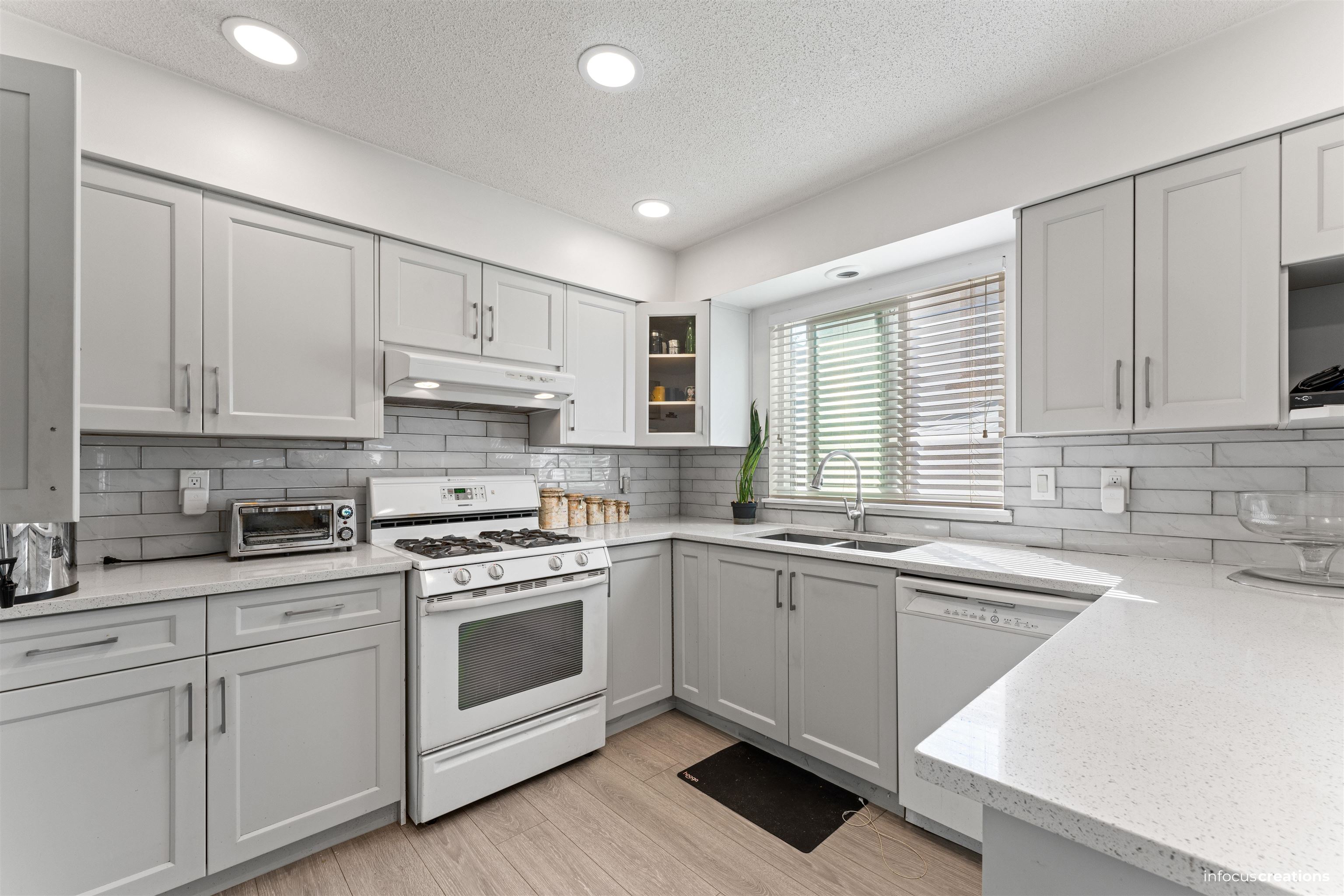 82 Avenue, Surrey, BC V3W 8Z4