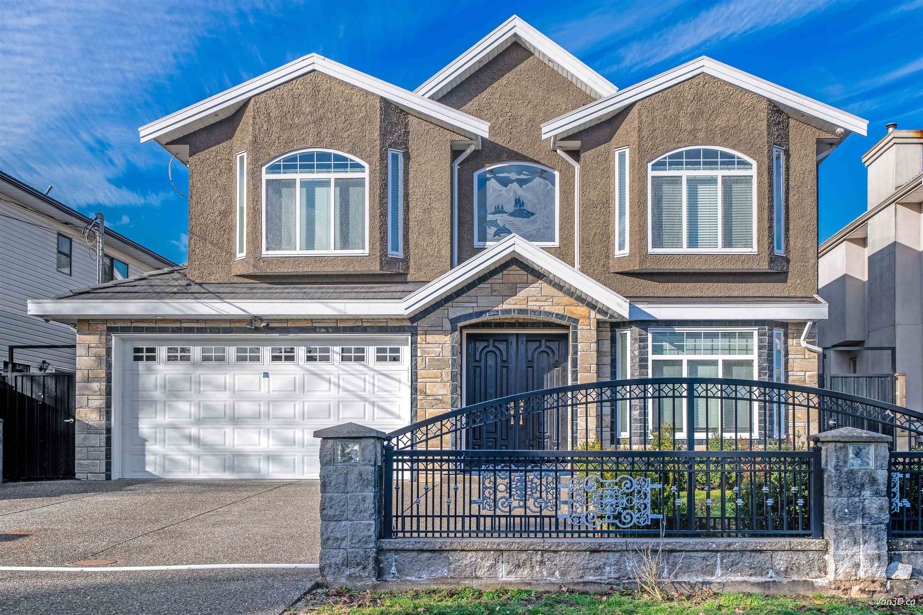 17th Avenue, Burnaby, BC V3N 1M1