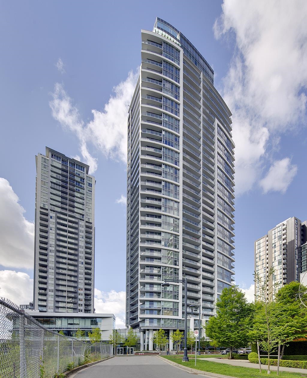 13308 Central Avenue #1809, Surrey, BC V3T 0M4