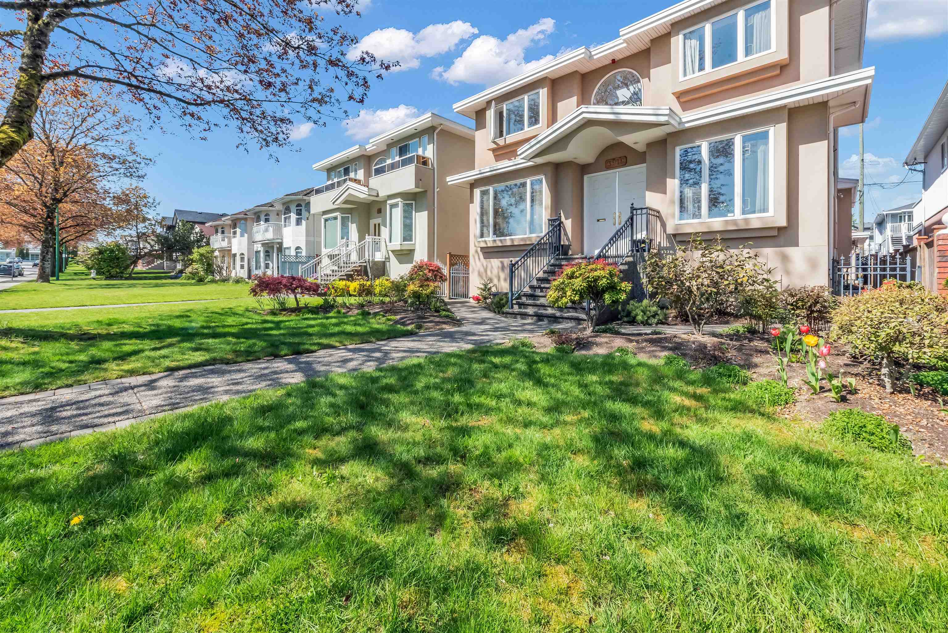 3919 Pine Street, Burnaby, BC V5G 1Z3