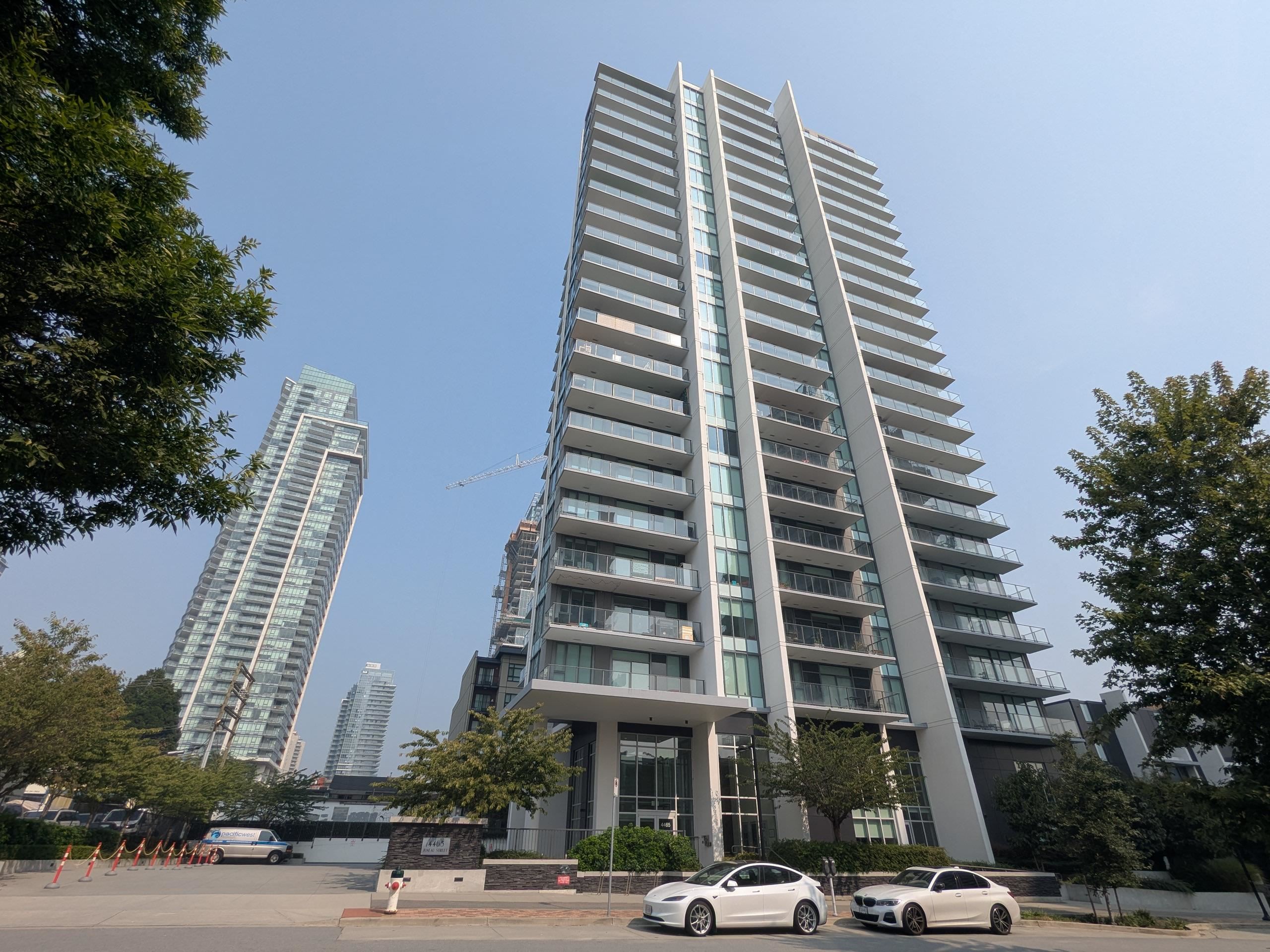 4465 Juneau Street #1401, Burnaby, BC V5C 0L8
