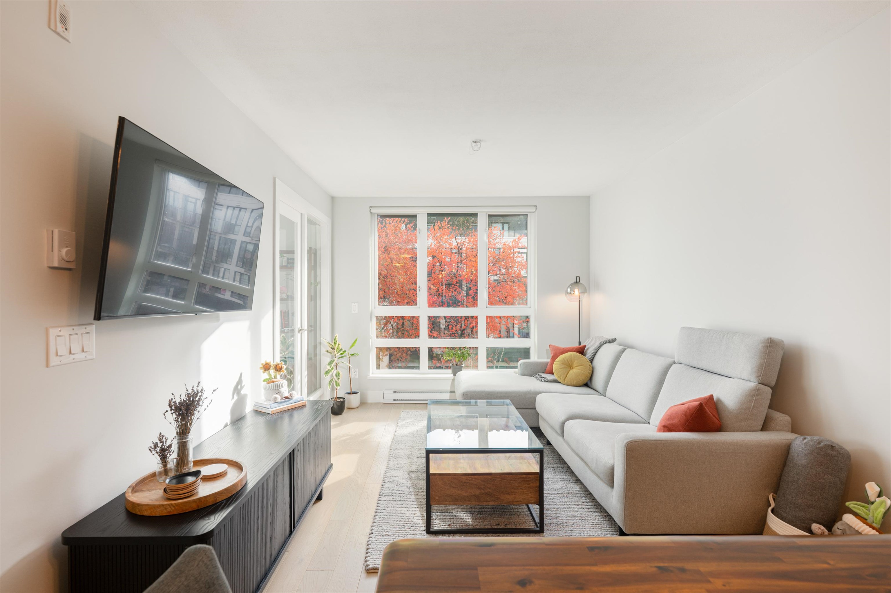 2477 Carolina Street #406, Vancouver, BC V5T 3S8