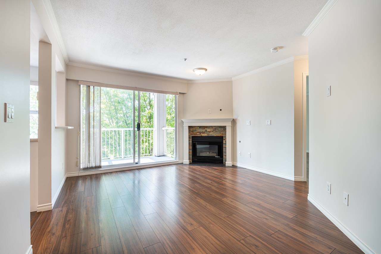 135 11th Street #302, New Westminster, BC V3M 4C7