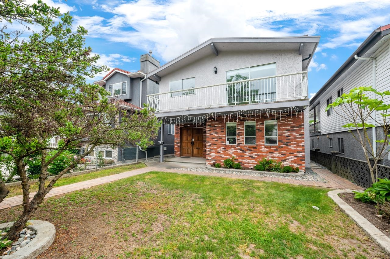 2236 East 34th Avenue, Vancouver, BC V5P 1B1