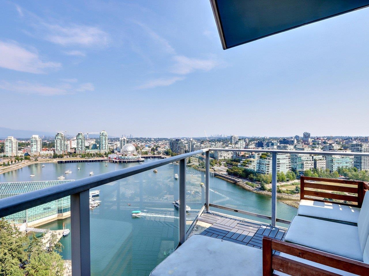 8 Smithe Mews #2701, Vancouver, BC V6B 0A5