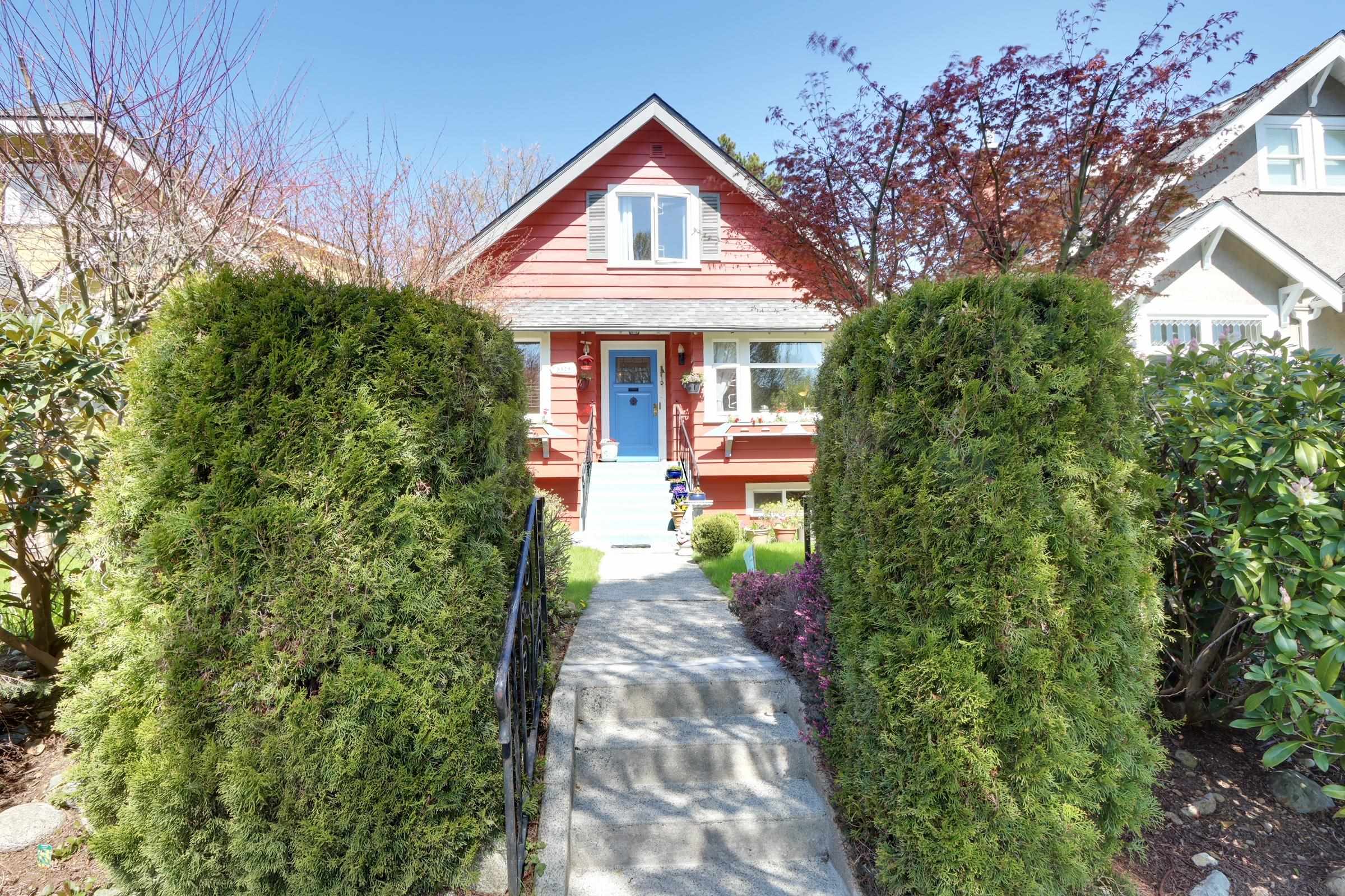4529 West 8th Avenue, Vancouver, BC V6R 2A4