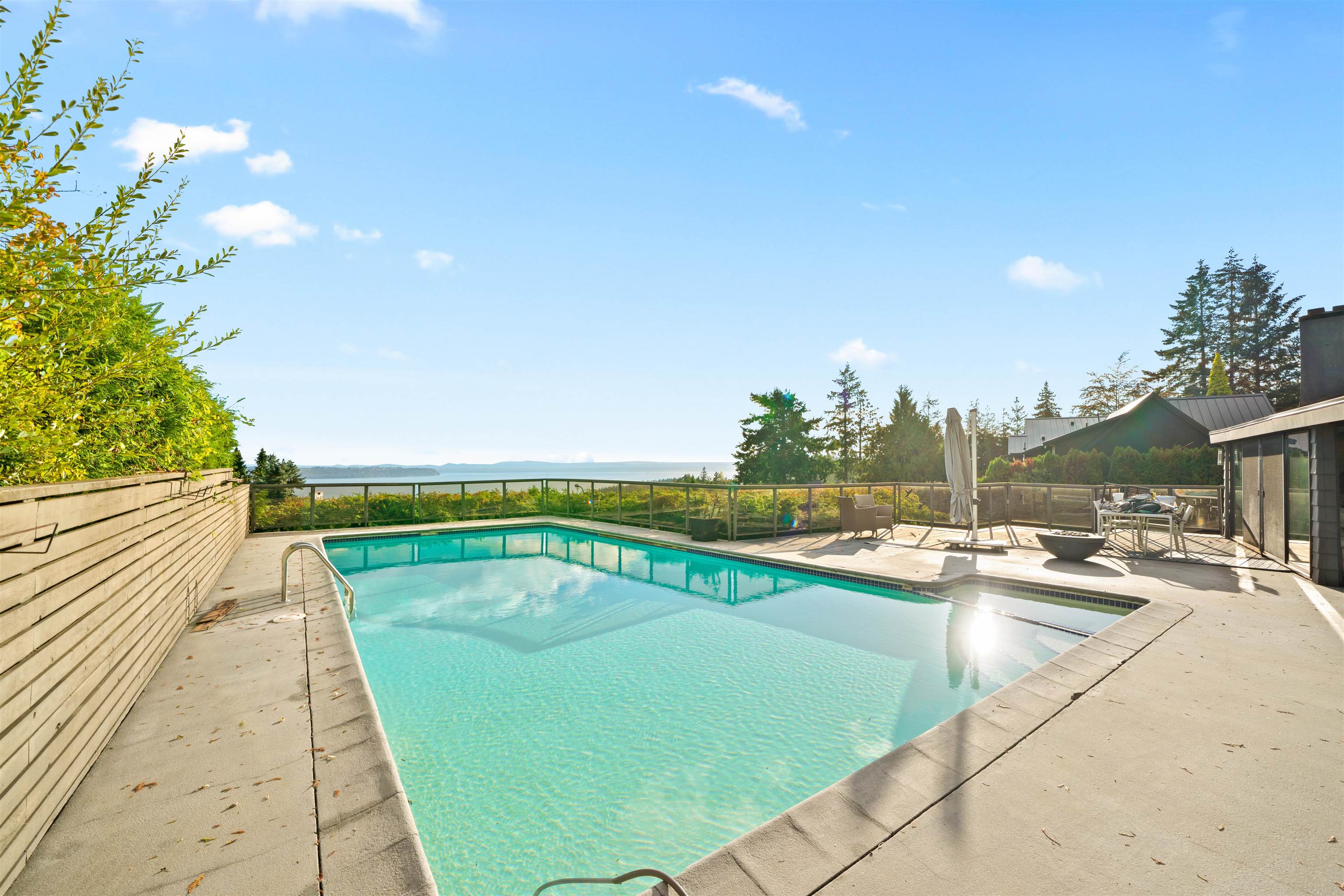 4579 Woodgreen Court, West Vancouver, BC V7S 2V8