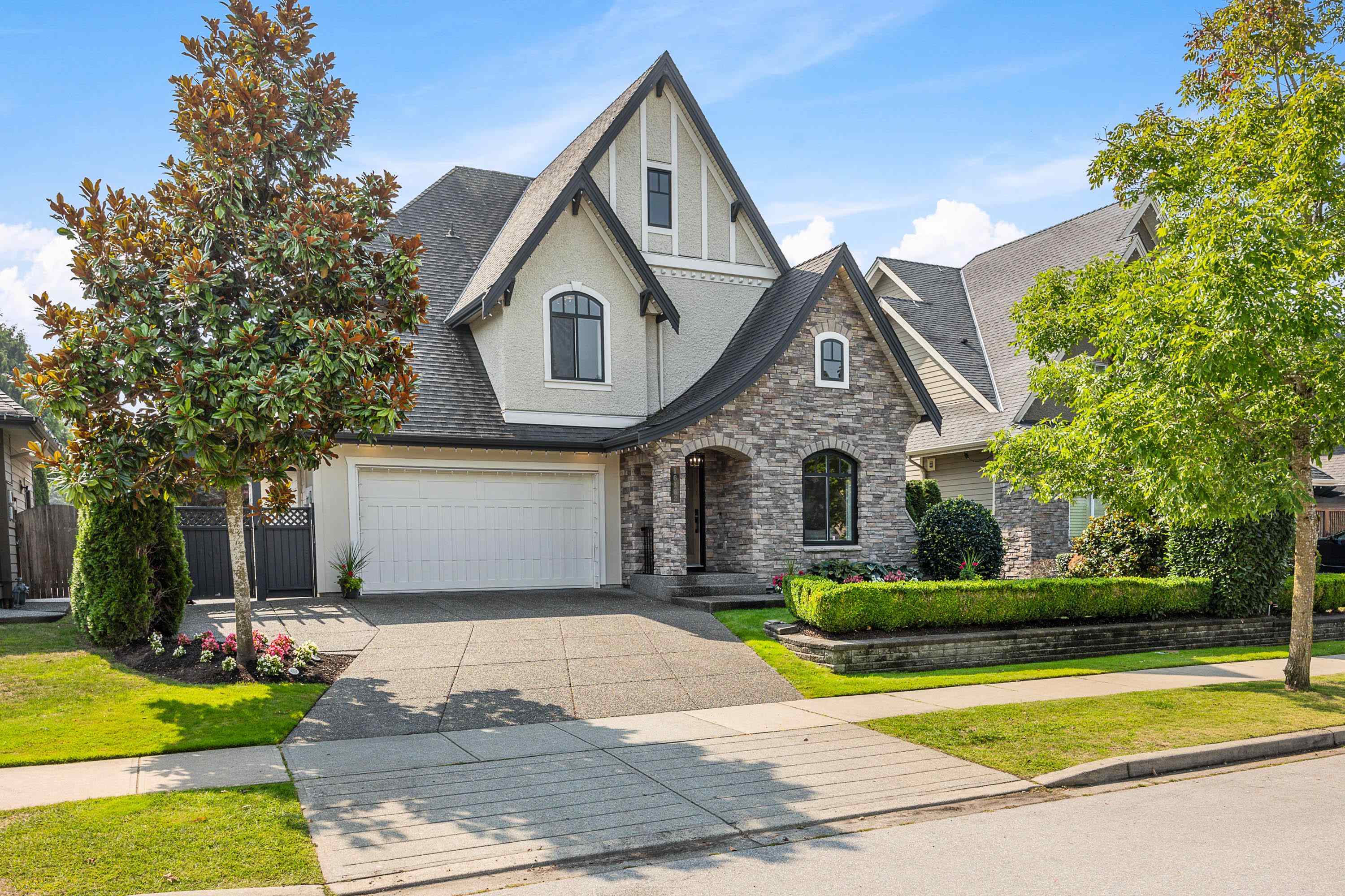 27a Avenue, Surrey, BC V3Z 8E4